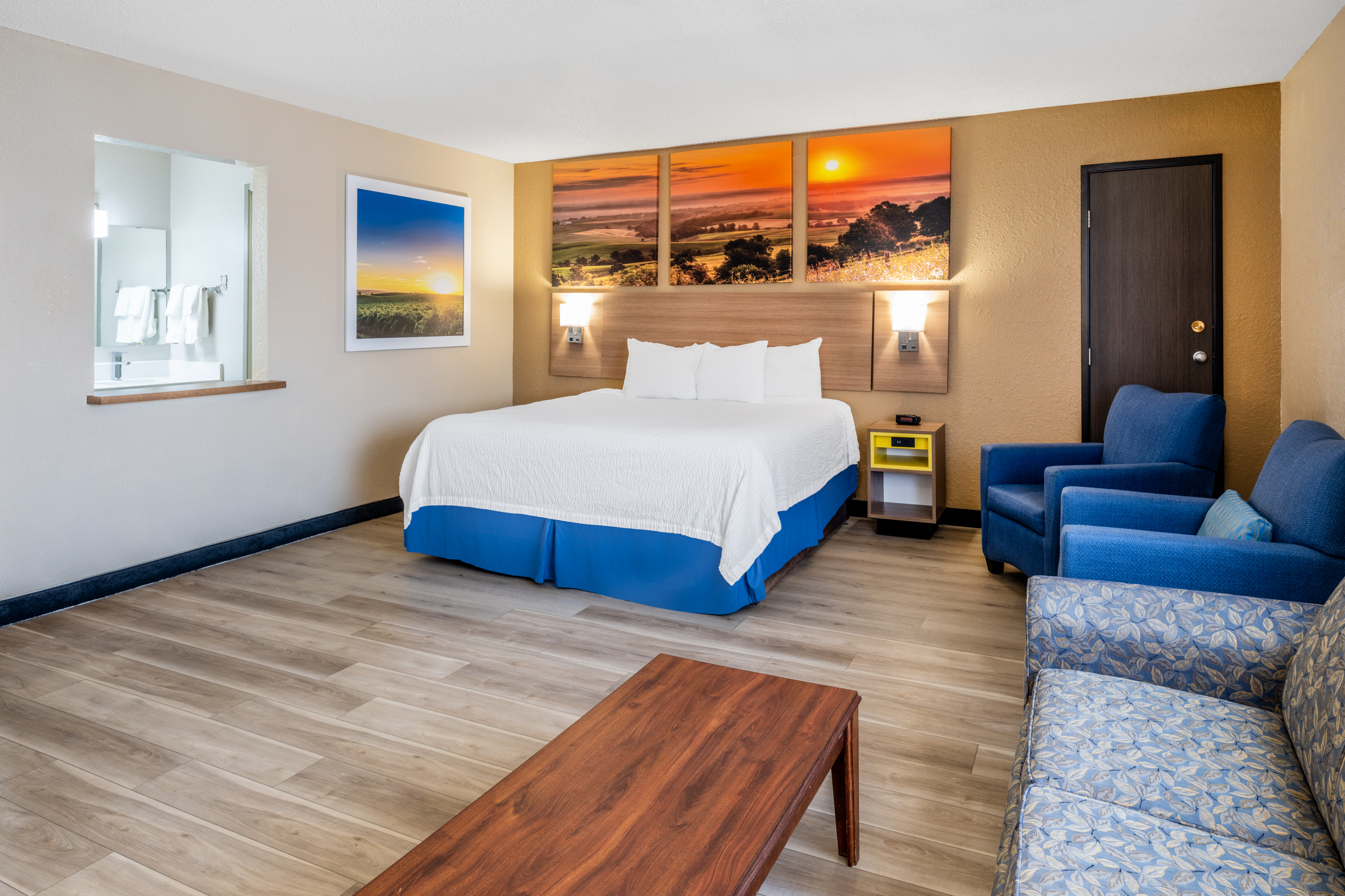 Guest room at the Days Inn by Wyndham Sioux Falls Airport in Sioux Falls, South Dakota
