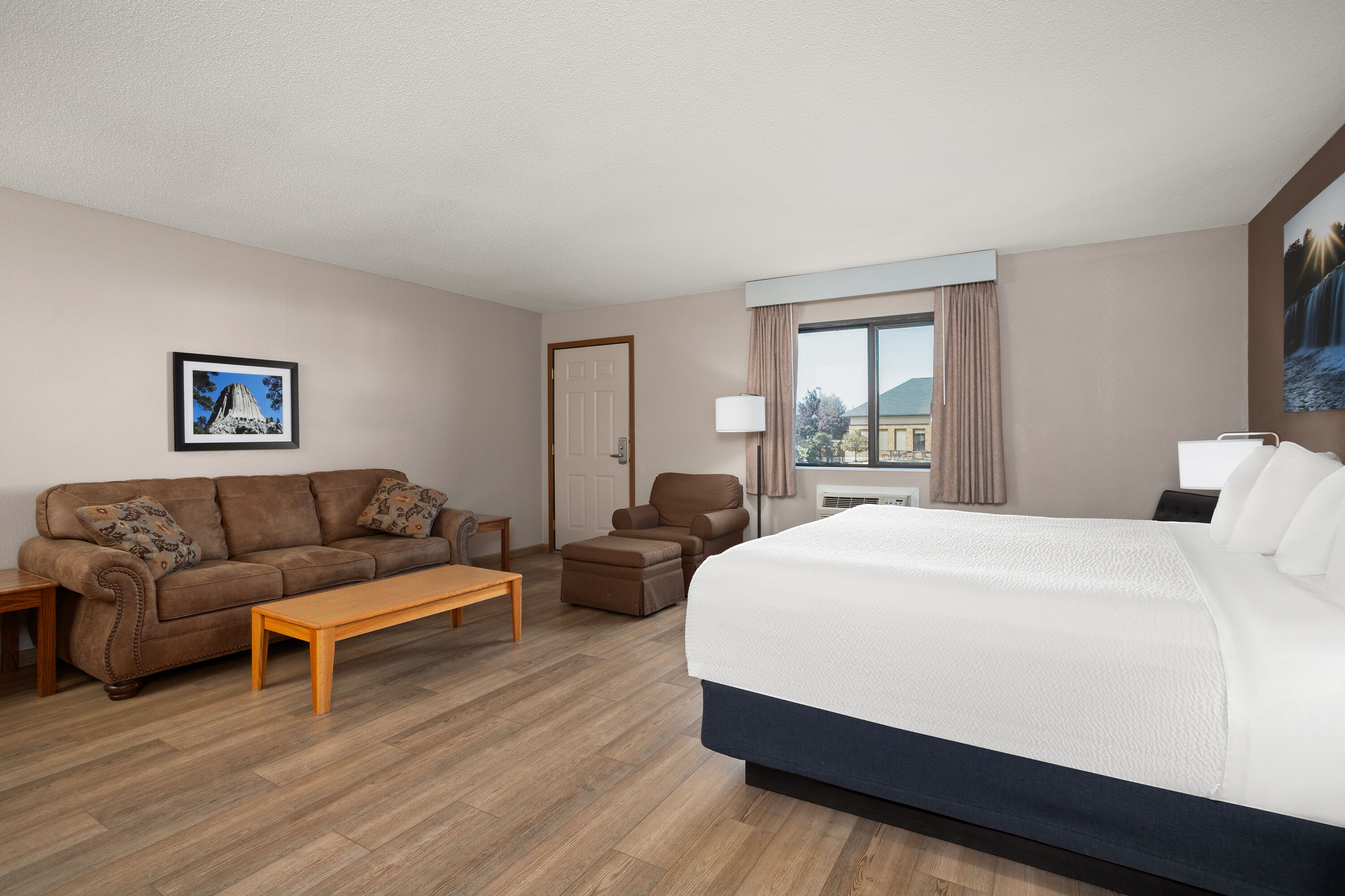 Days Inn by Wyndham Spearfish suite in Spearfish, South Dakota
