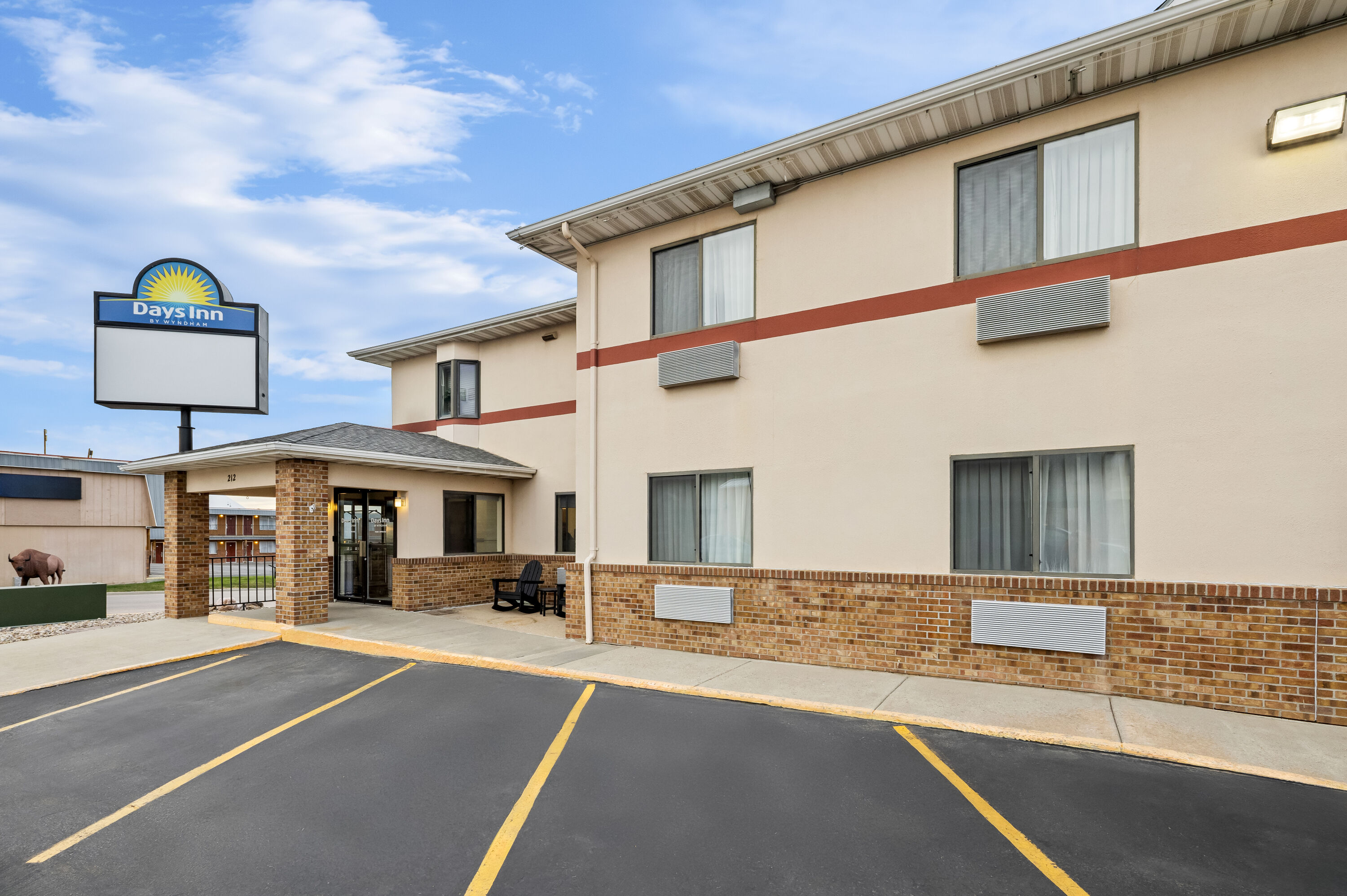 Exterior Day Image of Days Inn by Wyndham Wall hotel in Wall, South Dakota