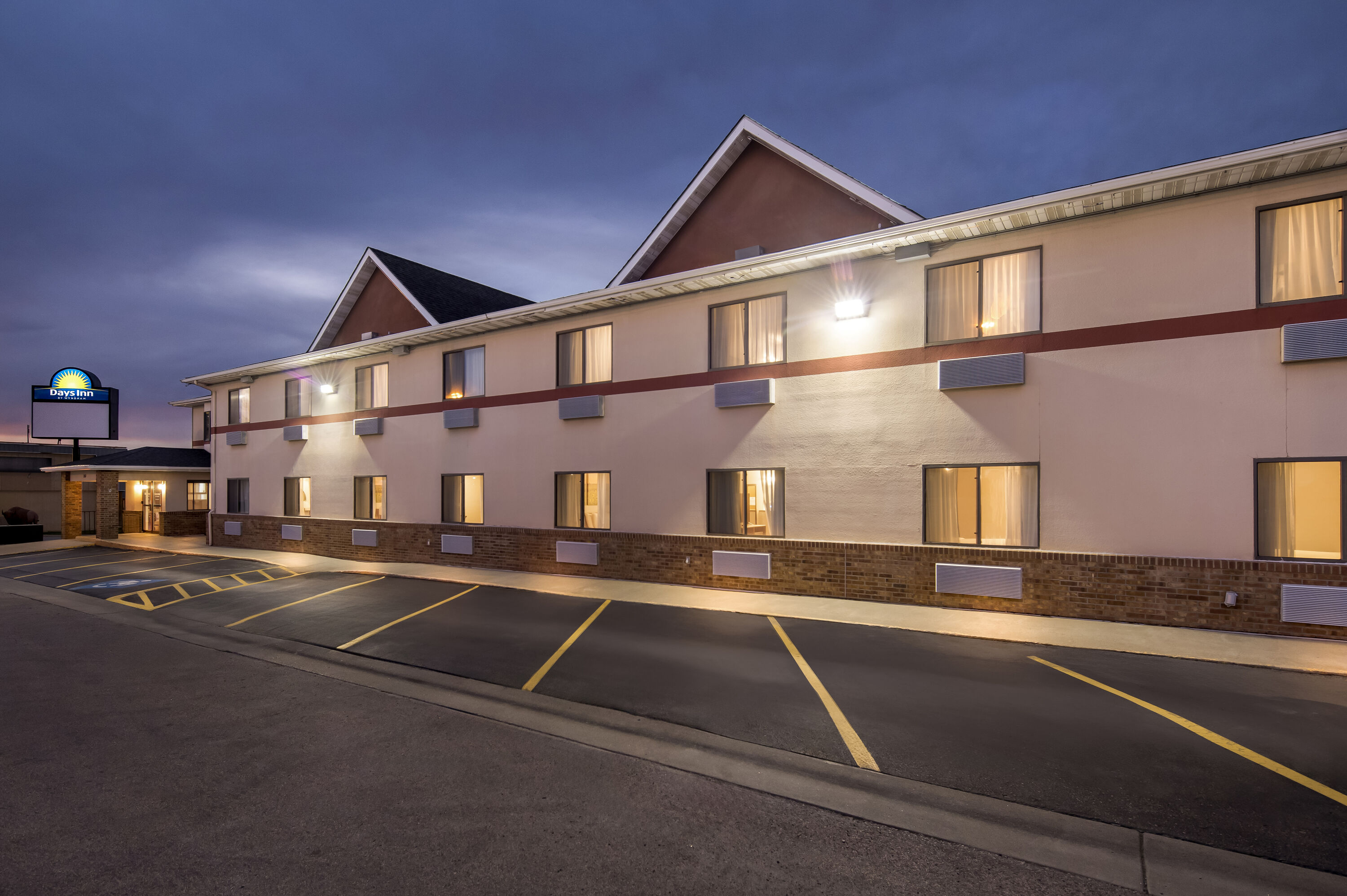 Exterior Night Image of Days Inn by Wyndham Wall hotel in Wall, South Dakota