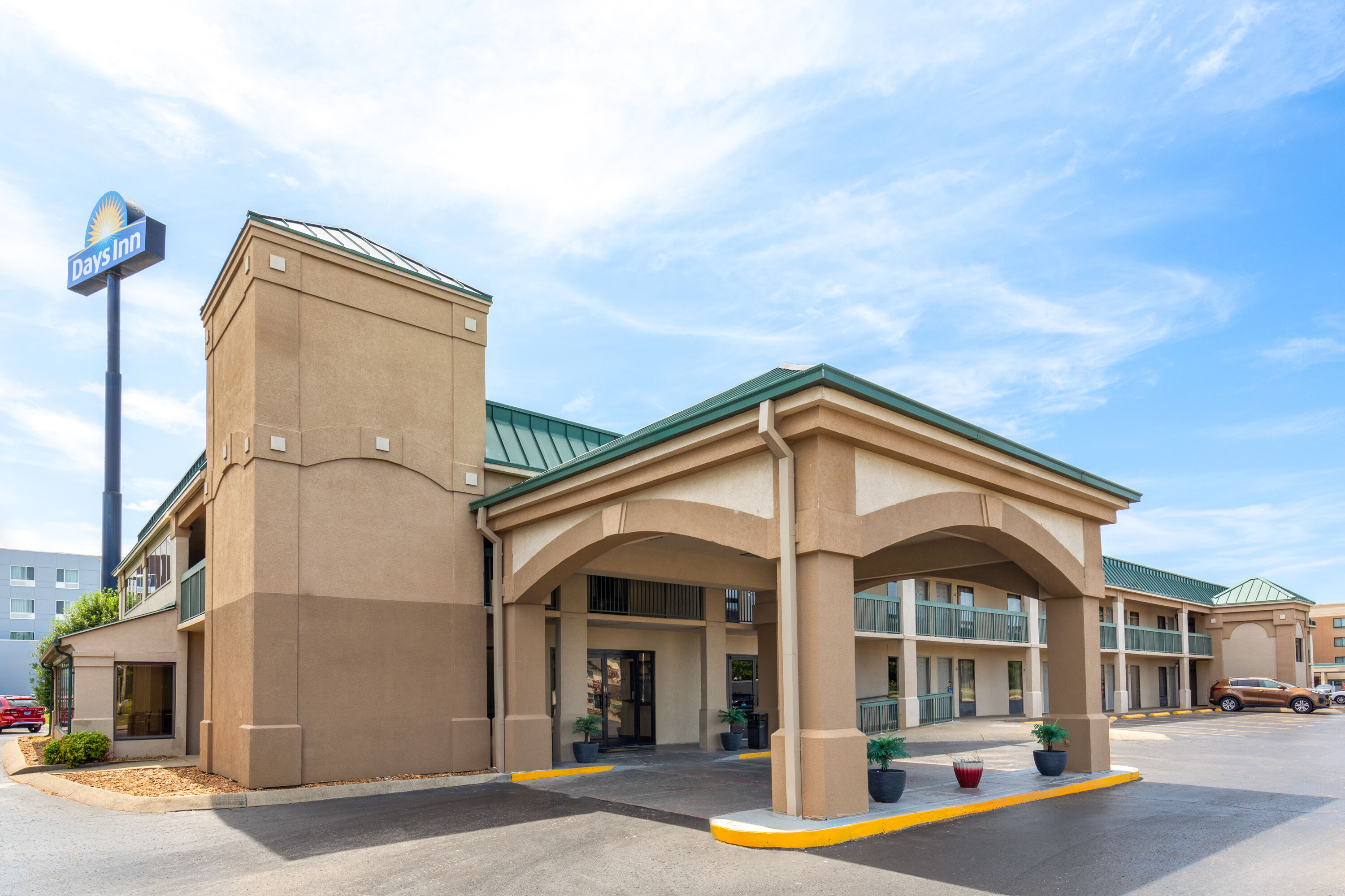 Exterior Day Image of Days Inn by Wyndham Clarksville North hotel in Clarksville, Tennessee