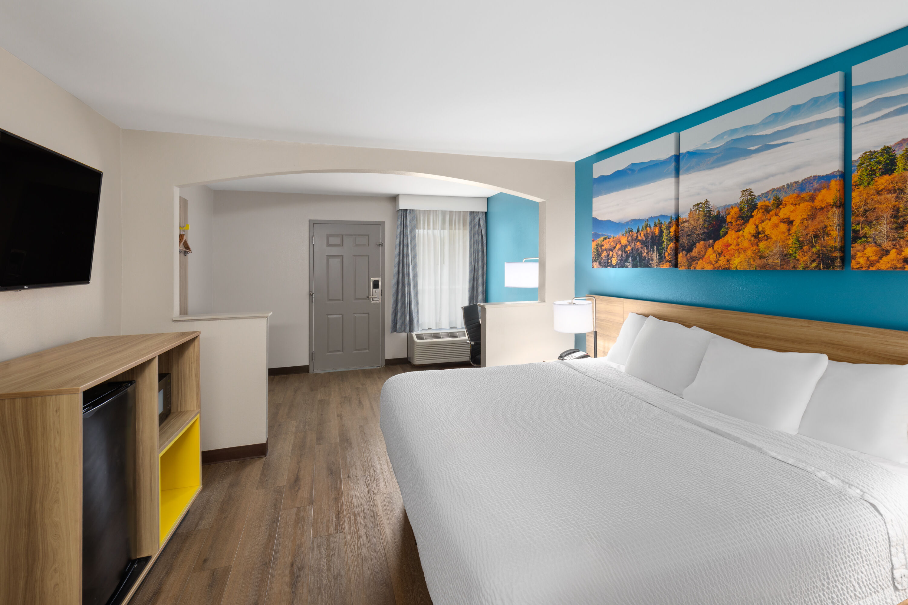 Guest room at the Days Inn by Wyndham Clarksville North in Clarksville, Tennessee