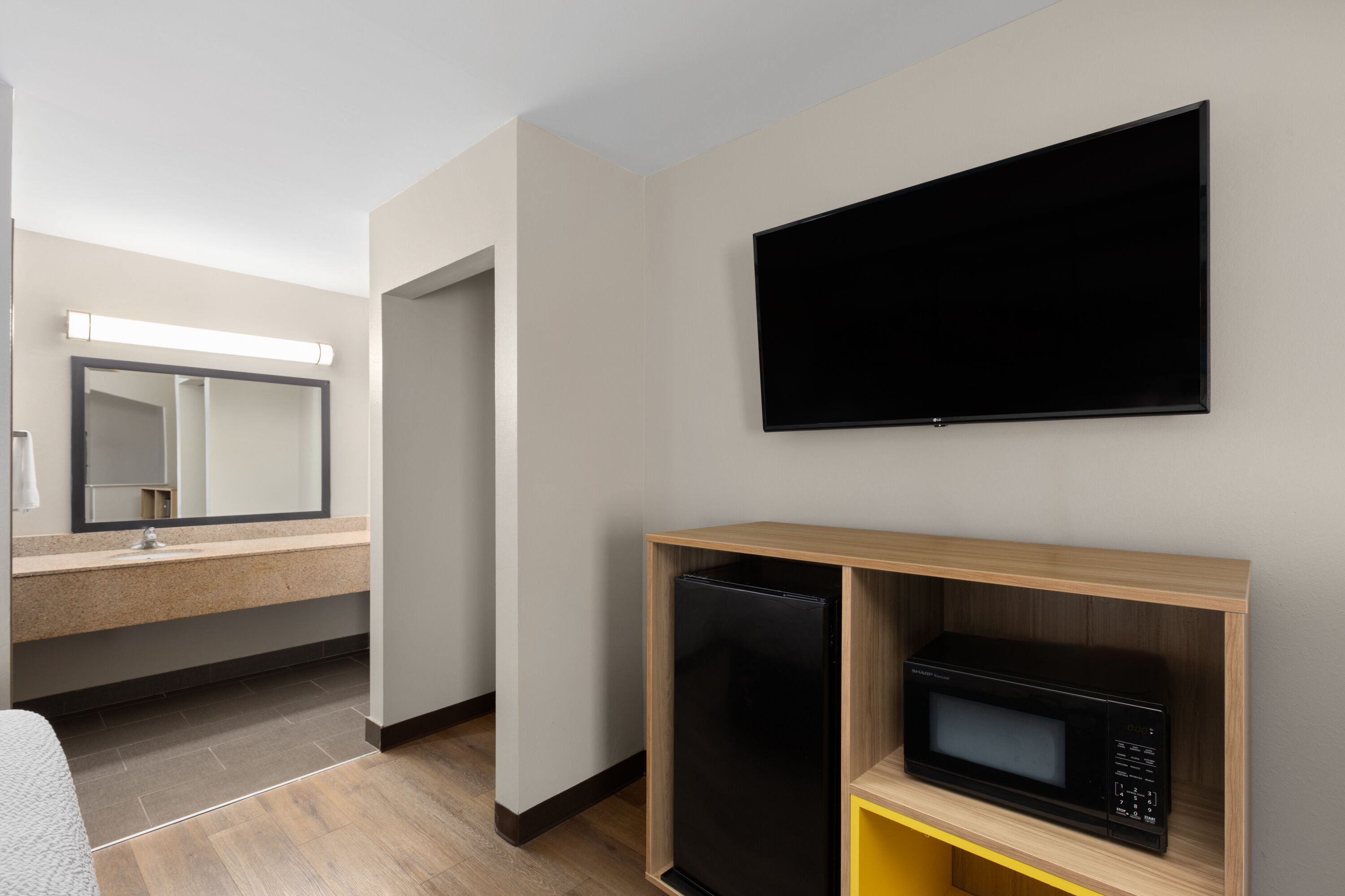 Guest room at the Days Inn by Wyndham Clarksville North in Clarksville, Tennessee