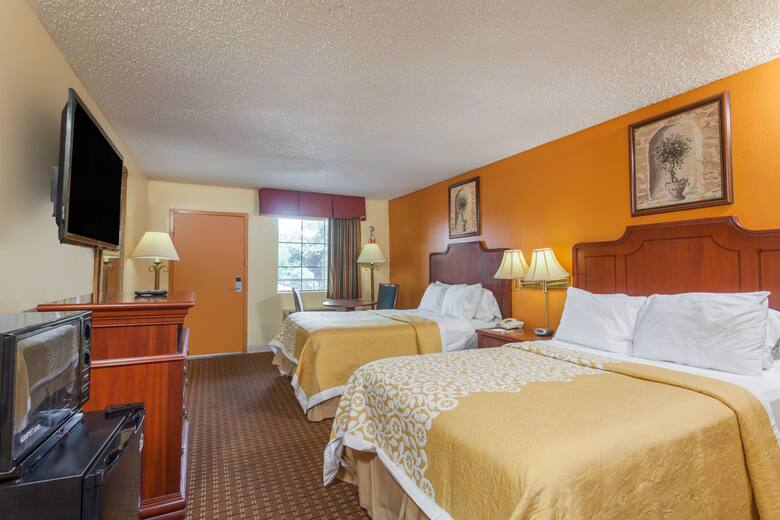 Guest room at the Days Inn Columbia in Columbia, Tennessee