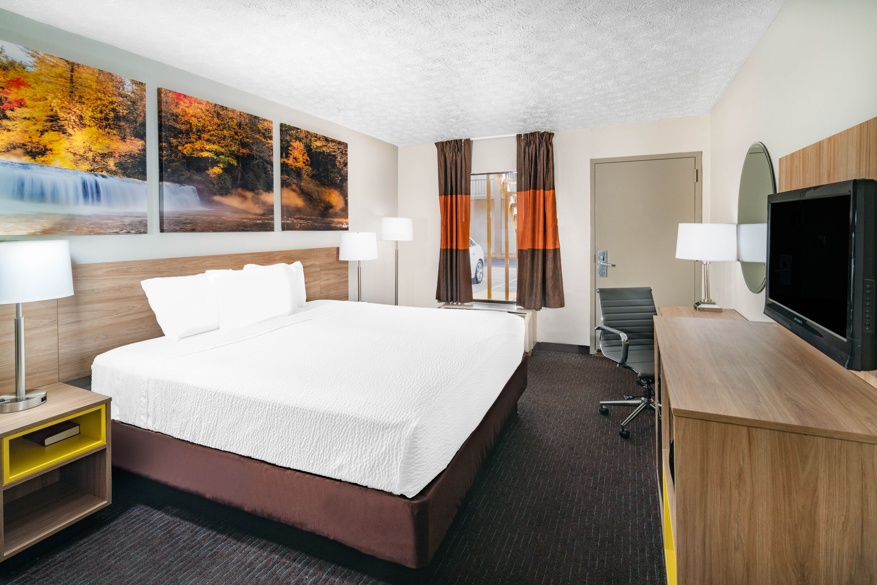 Guest room at the Days Inn by Wyndham Cookeville in Cookeville, Tennessee
