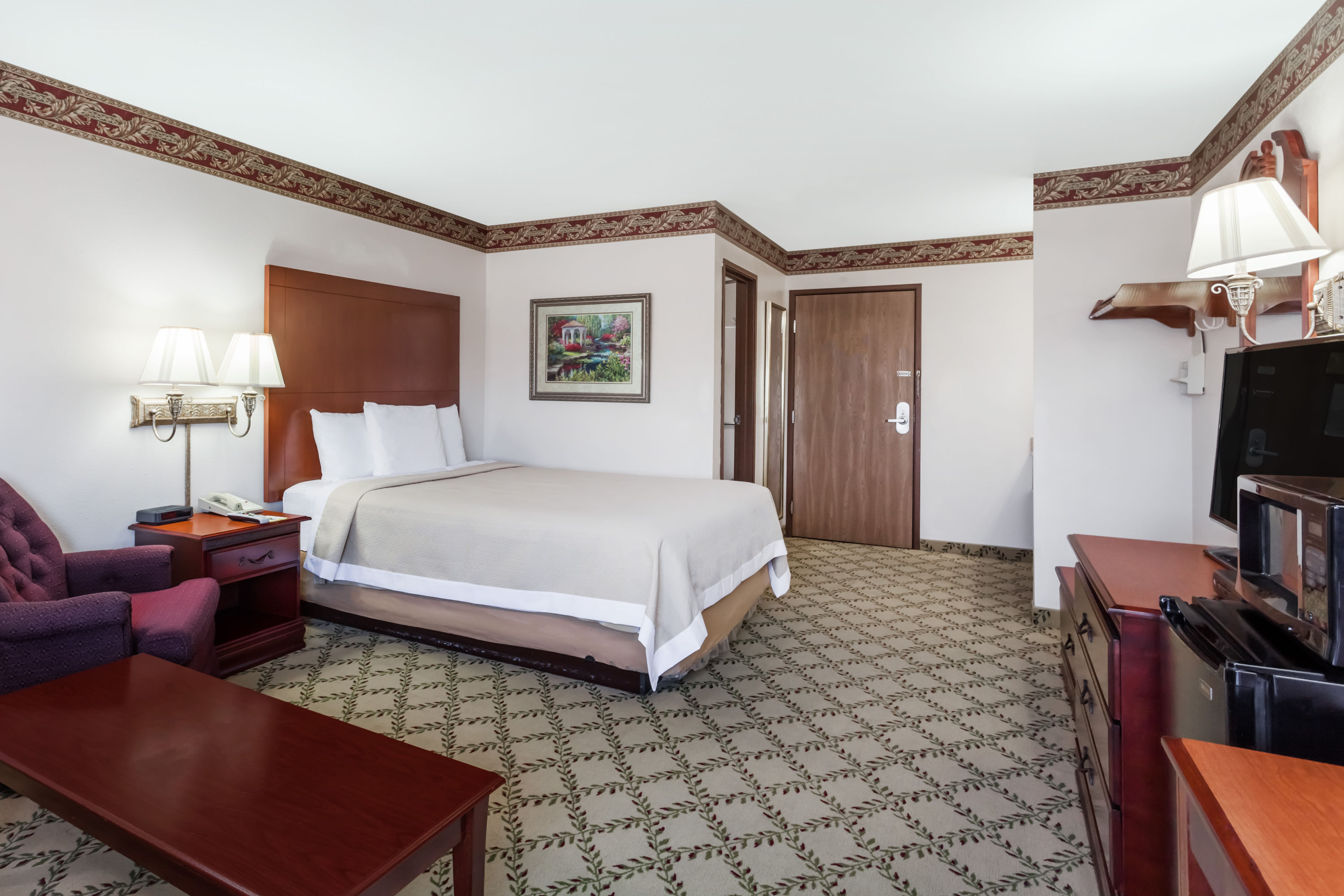 Guest room at the Days Inn by Wyndham Dyersburg in Dyersburg, Tennessee