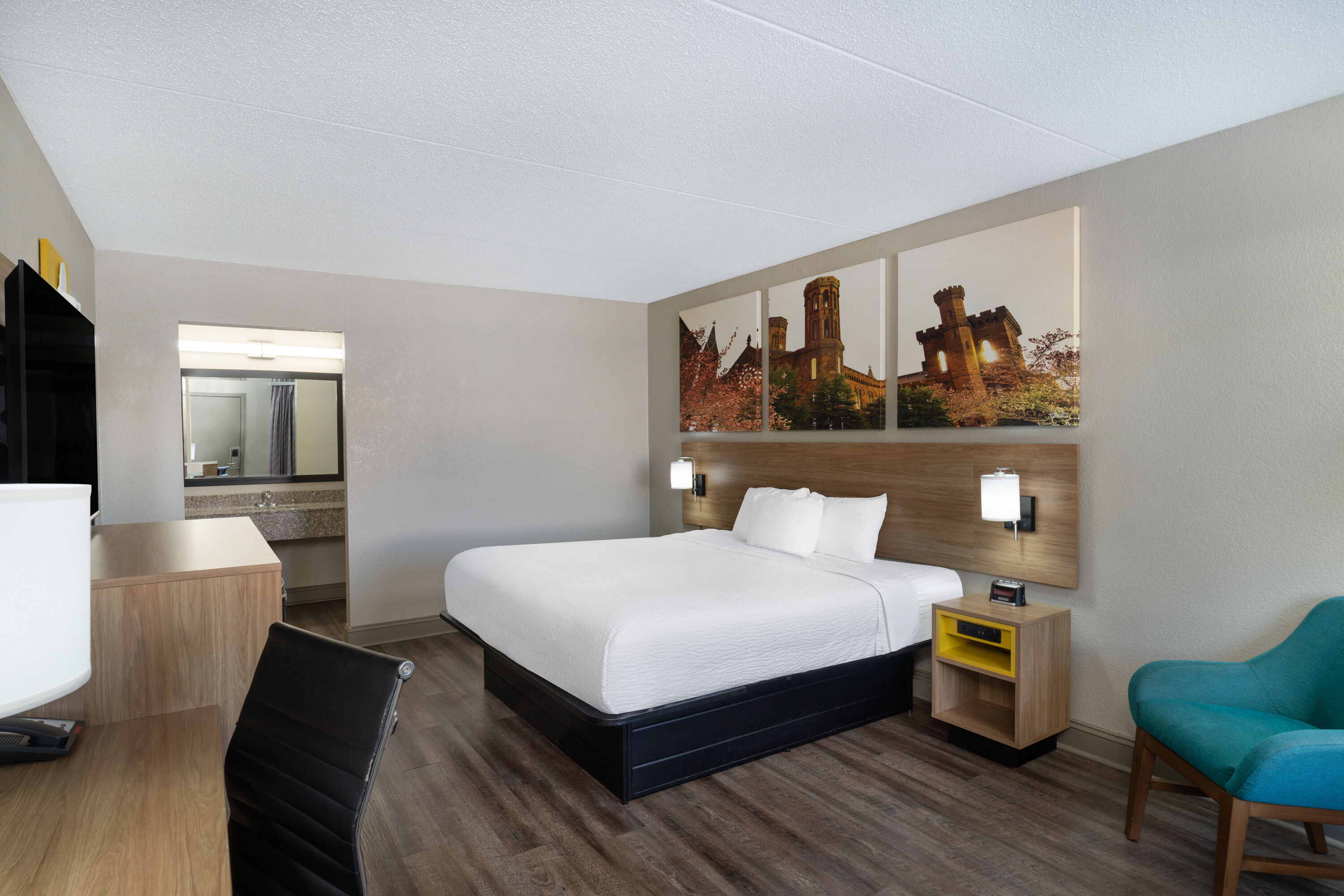 Guest room at the Days Inn by Wyndham Greeneville in Greeneville, Tennessee
