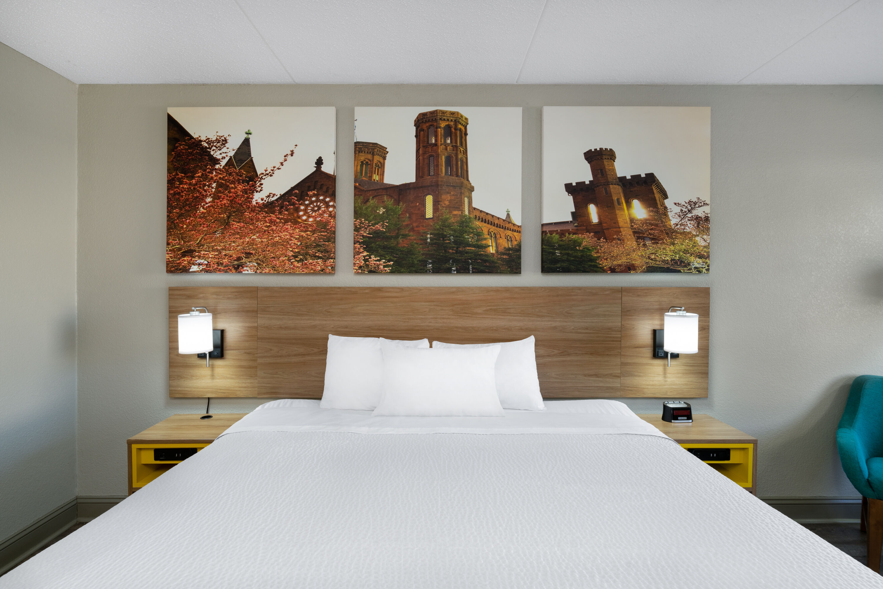 Guest room at the Days Inn by Wyndham Greeneville in Greeneville, Tennessee