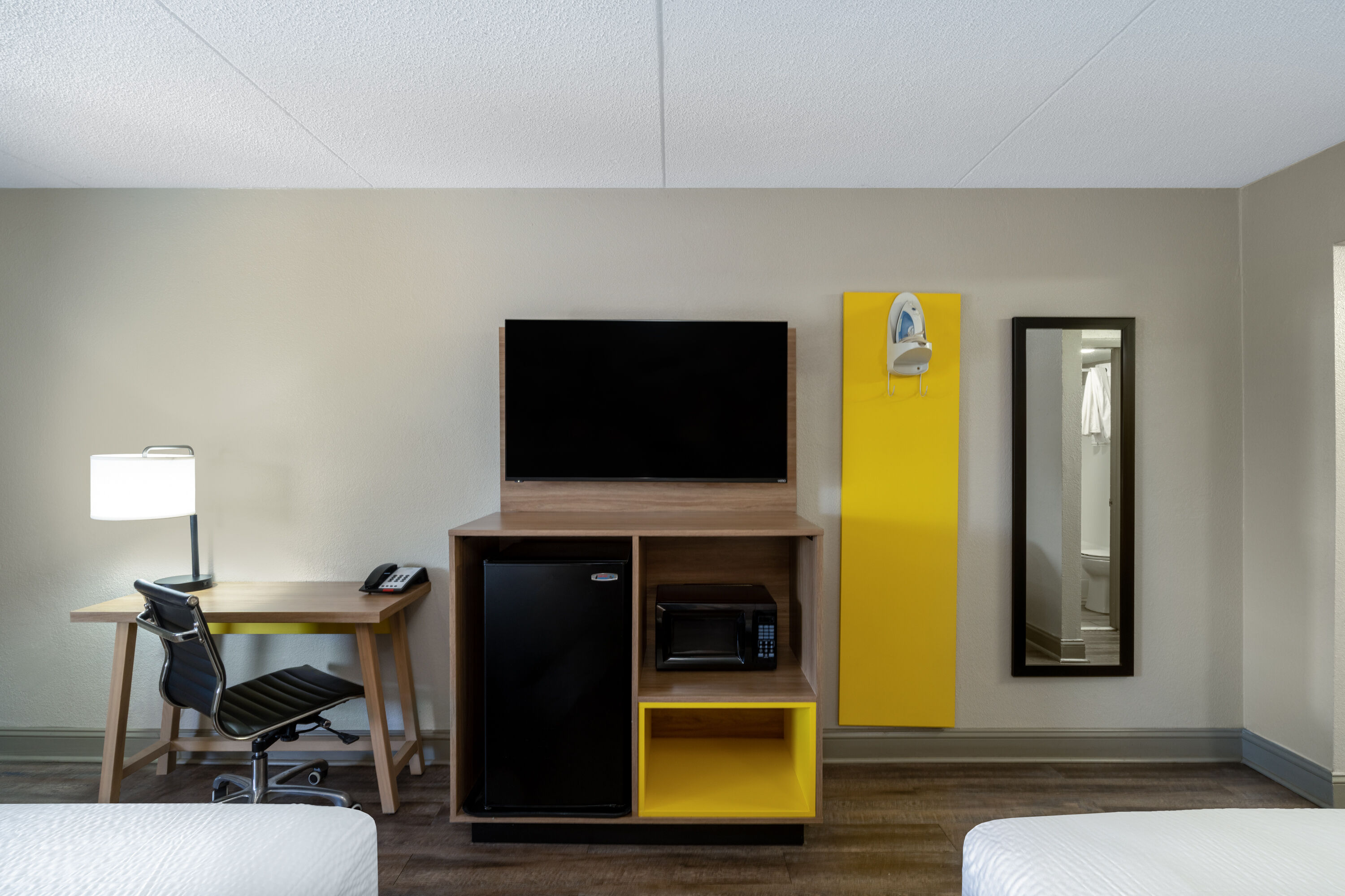 Guest room at the Days Inn by Wyndham Greeneville in Greeneville, Tennessee