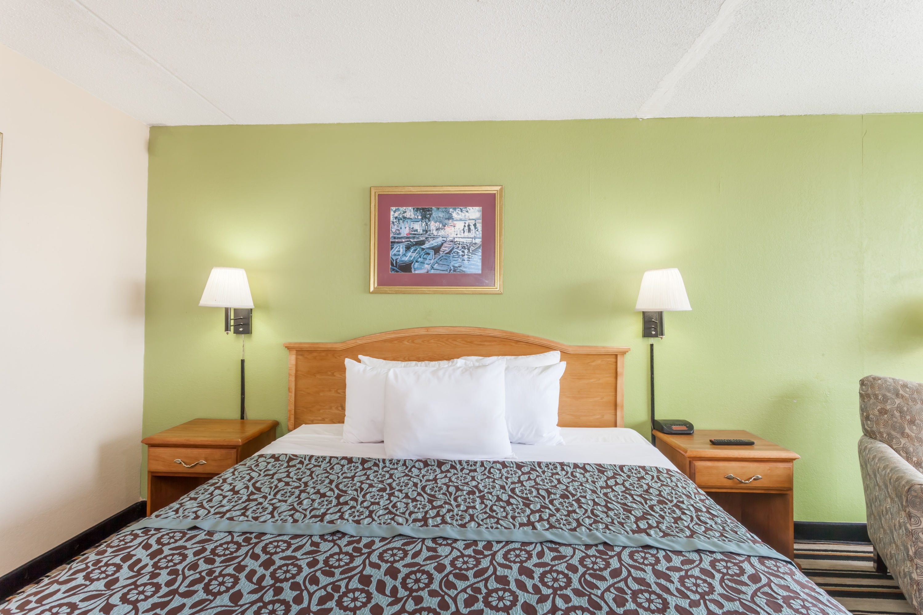 Guest room at the Days Inn by Wyndham Jackson in Jackson, Tennessee