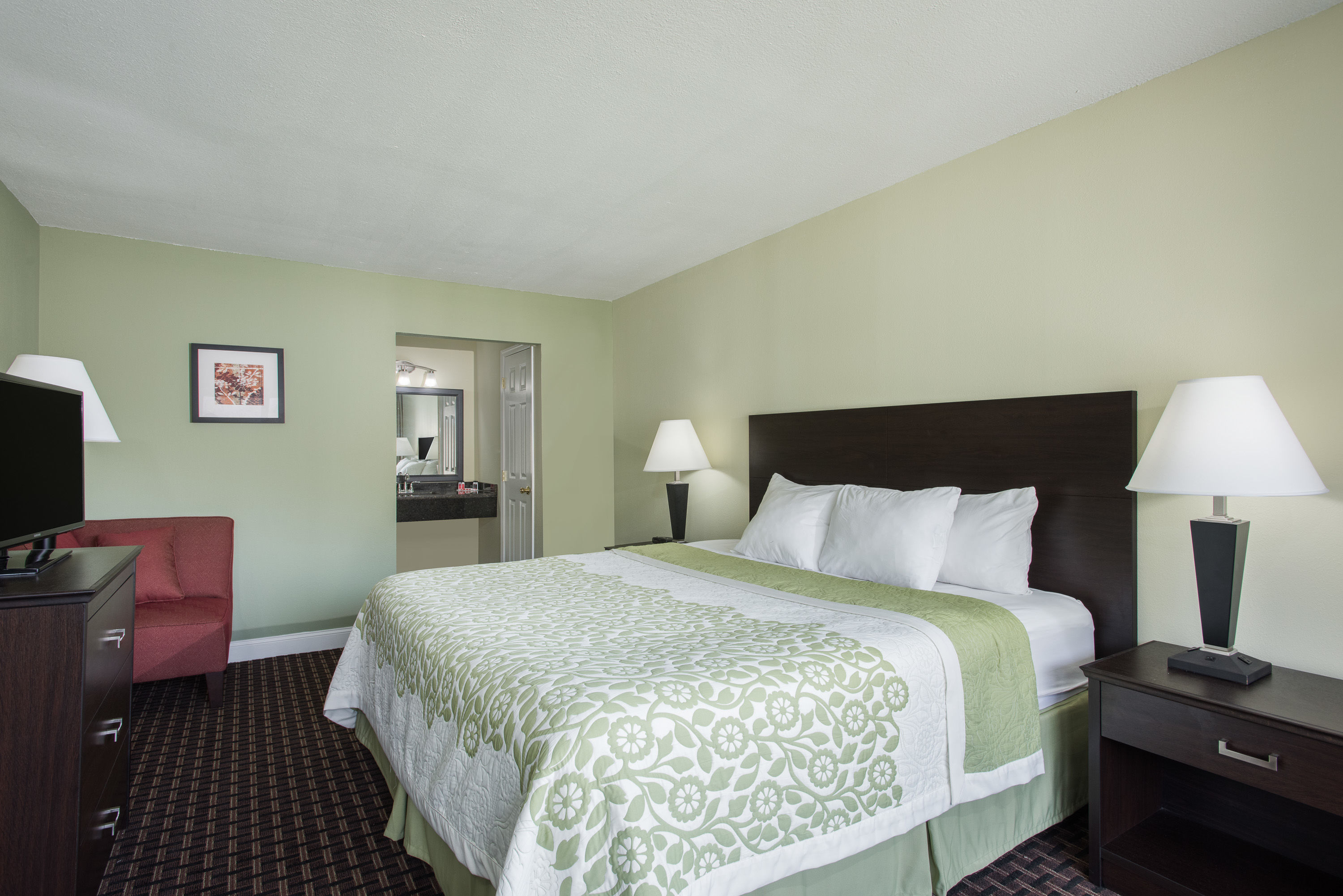 Days Inn by Wyndham Jellico - Tennessee State Line suite in Jellico, Tennessee