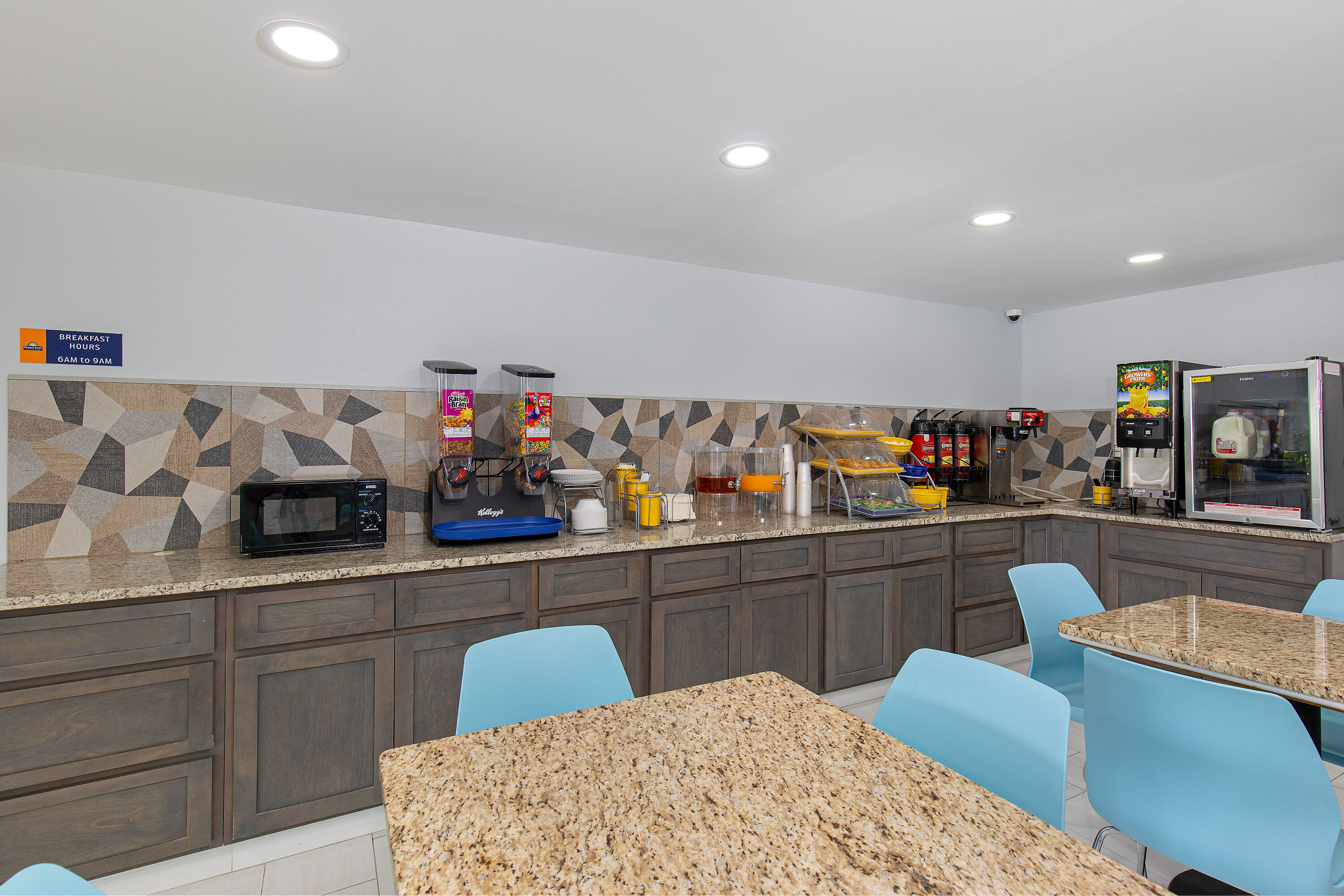 Free breakfast at Days Inn by Wyndham Knoxville North in Knoxville, Tennessee