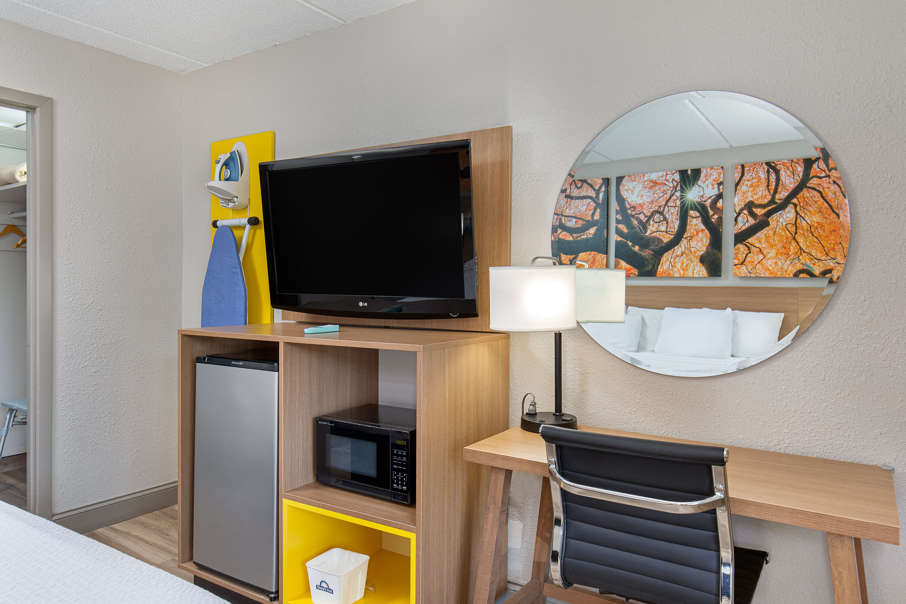 Guest room at the Days Inn by Wyndham Knoxville North in Knoxville, Tennessee