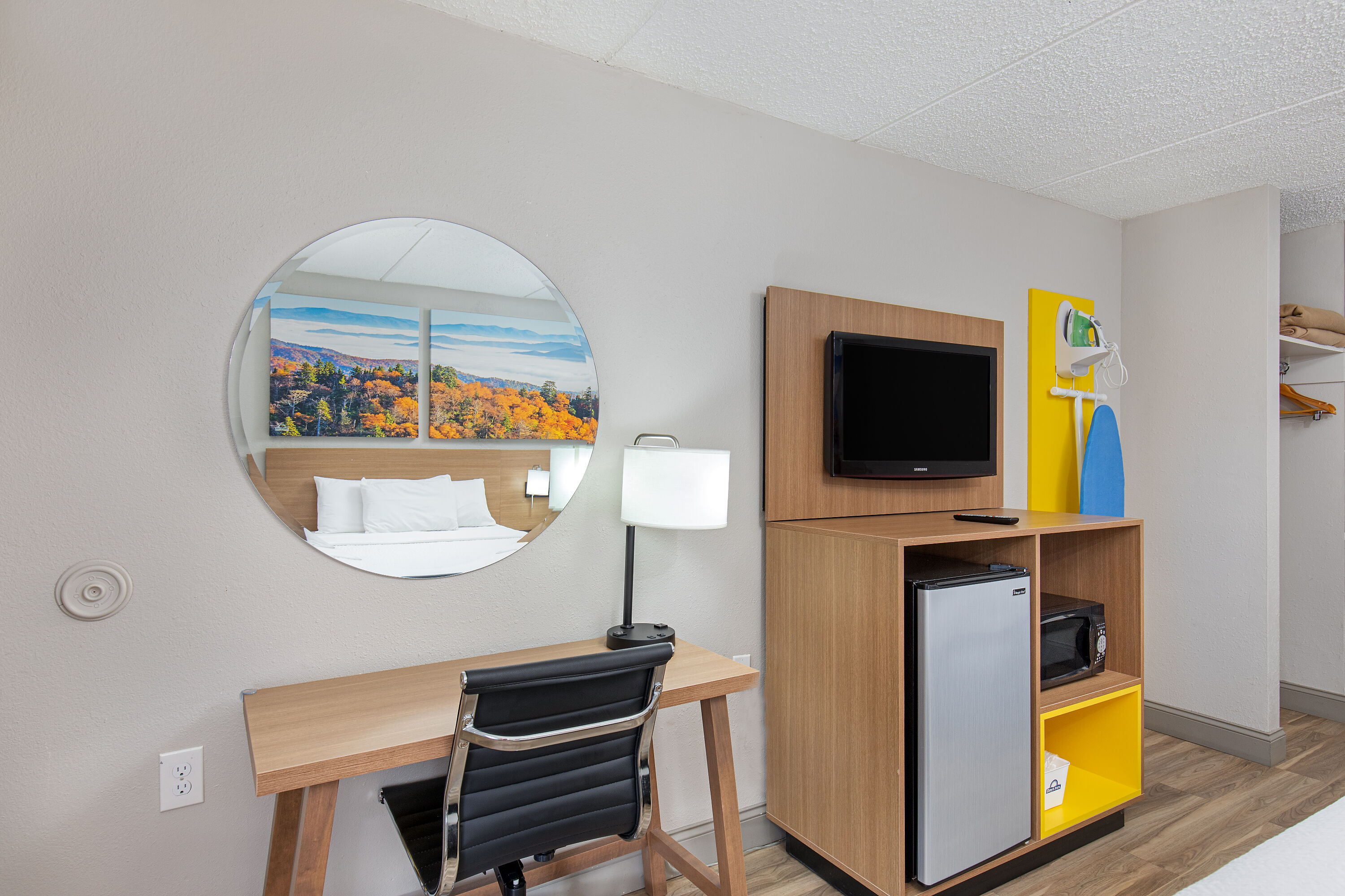 Guest room at the Days Inn by Wyndham Knoxville North in Knoxville, Tennessee