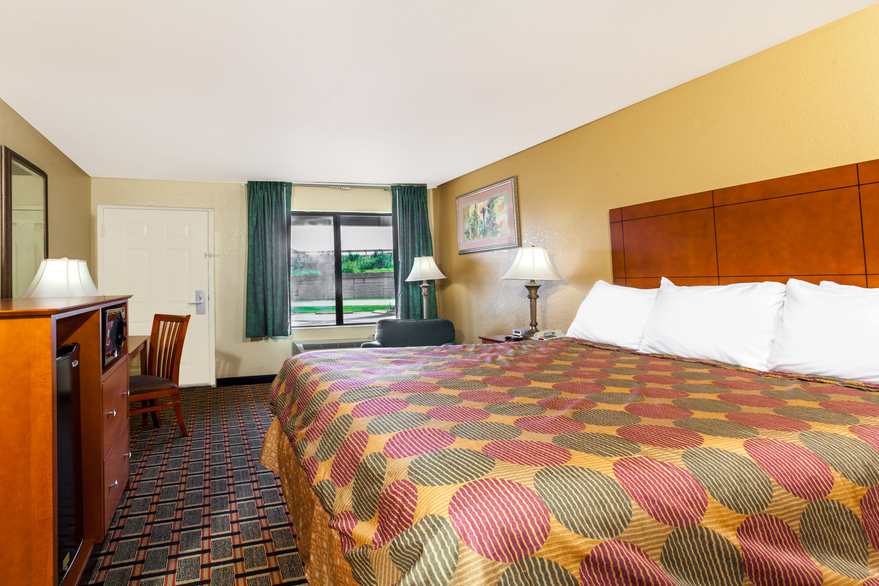 Guest room at the Days Inn by Wyndham Lebanon in Lebanon, Tennessee
