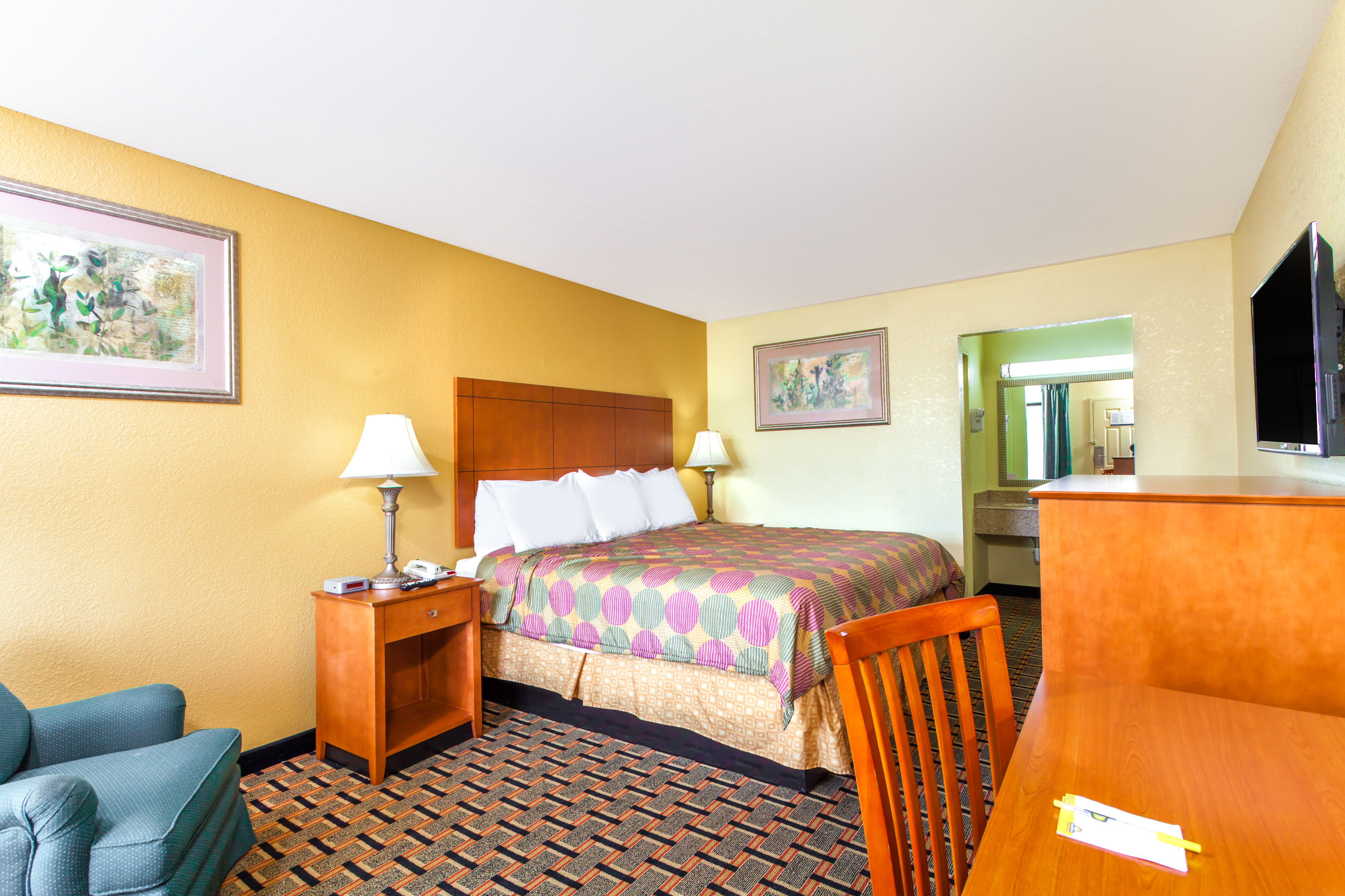Guest room at the Days Inn by Wyndham Lebanon in Lebanon, Tennessee
