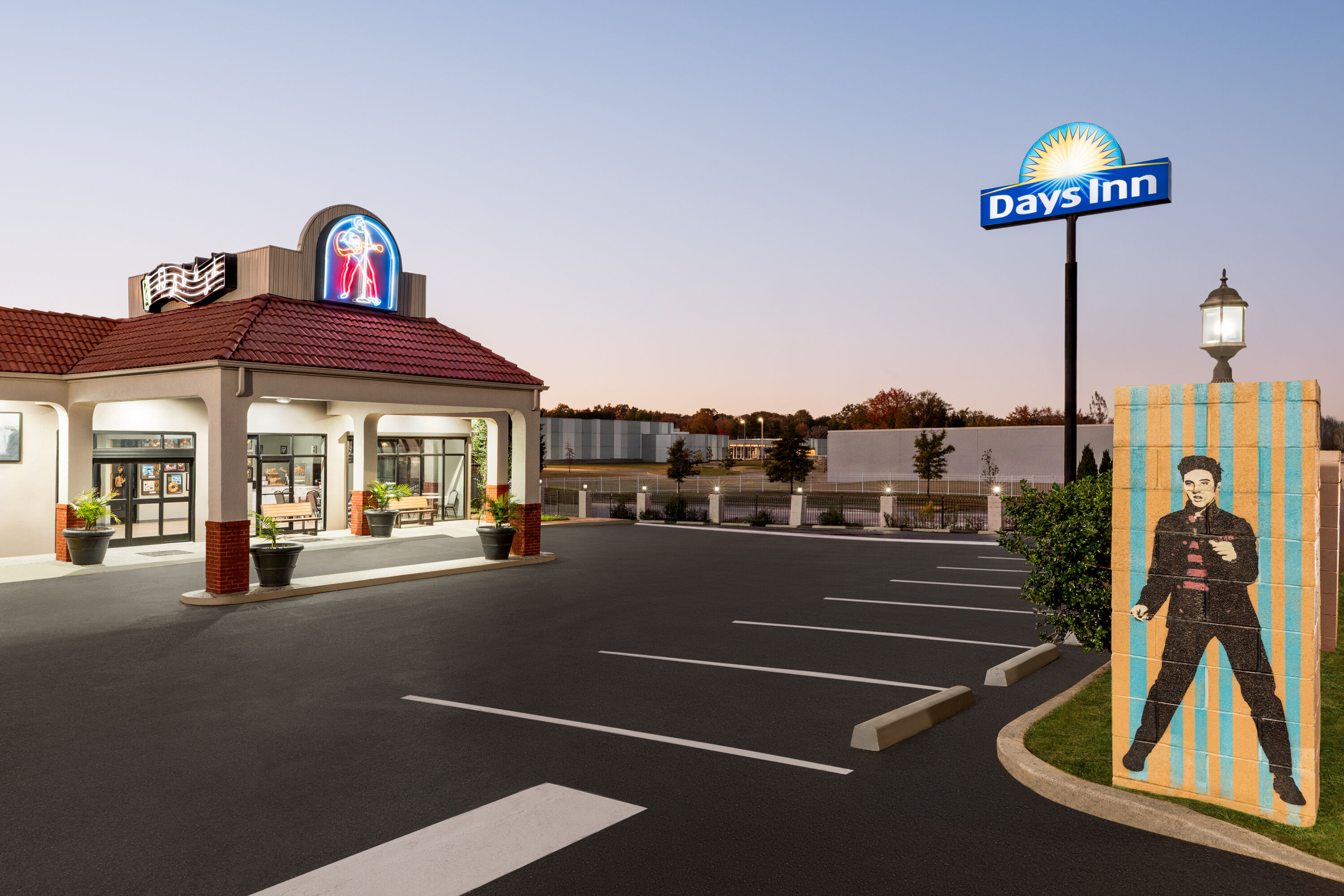 Exterior of Days Inn by Wyndham Memphis at Graceland hotel in Memphis, Tennessee