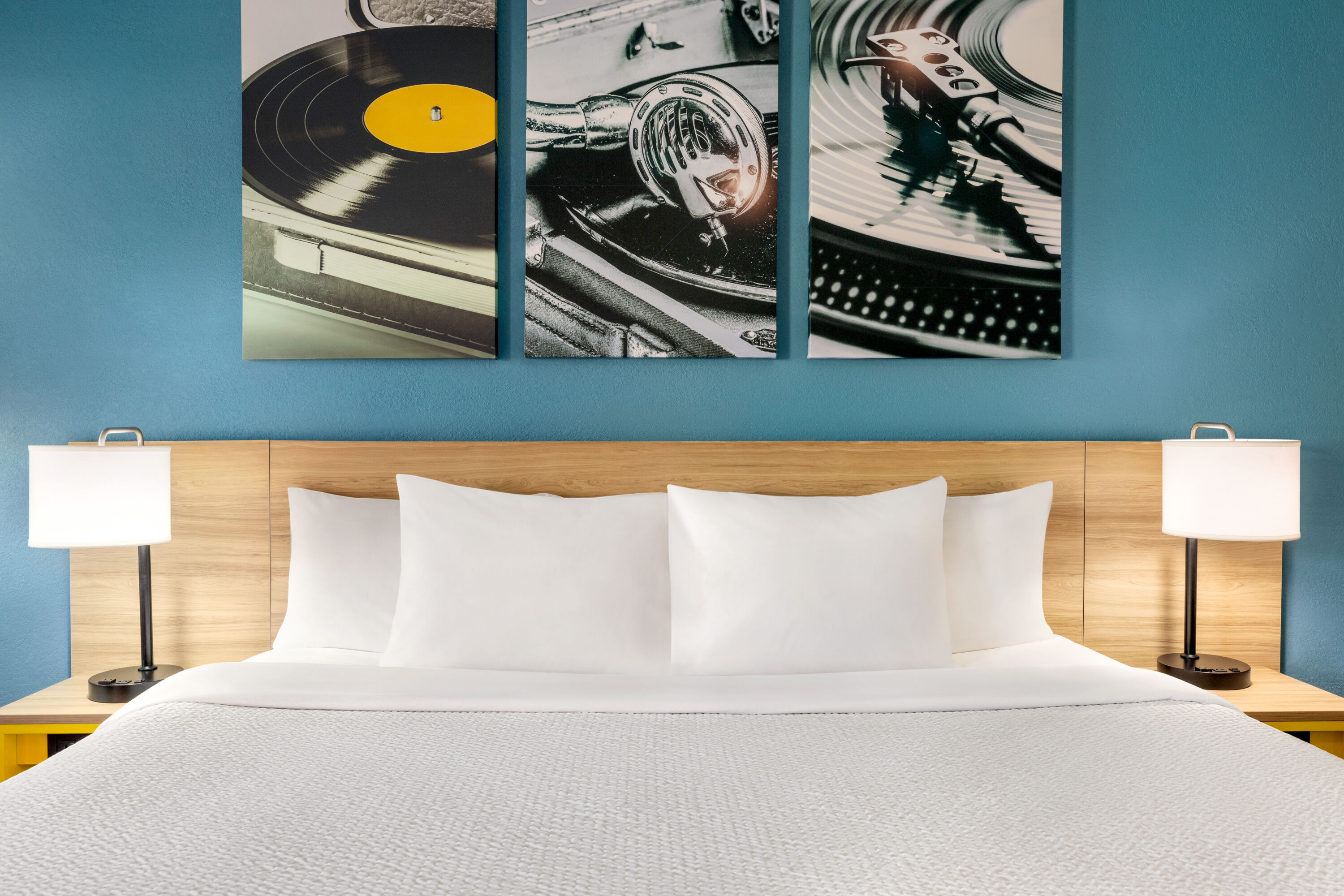 Guest room at the Days Inn by Wyndham Memphis at Graceland in Memphis, Tennessee