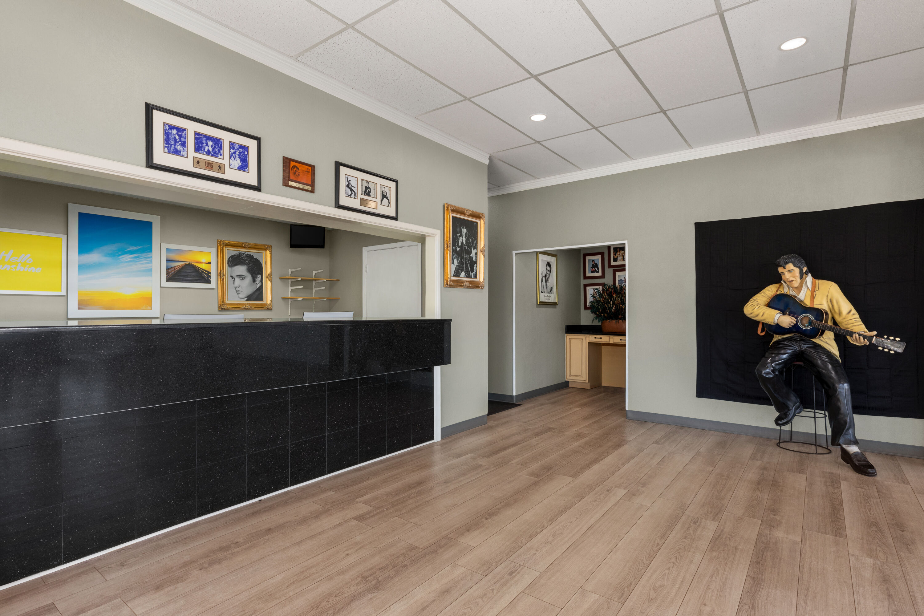 Days Inn by Wyndham Memphis at Graceland reception in Memphis, Tennessee