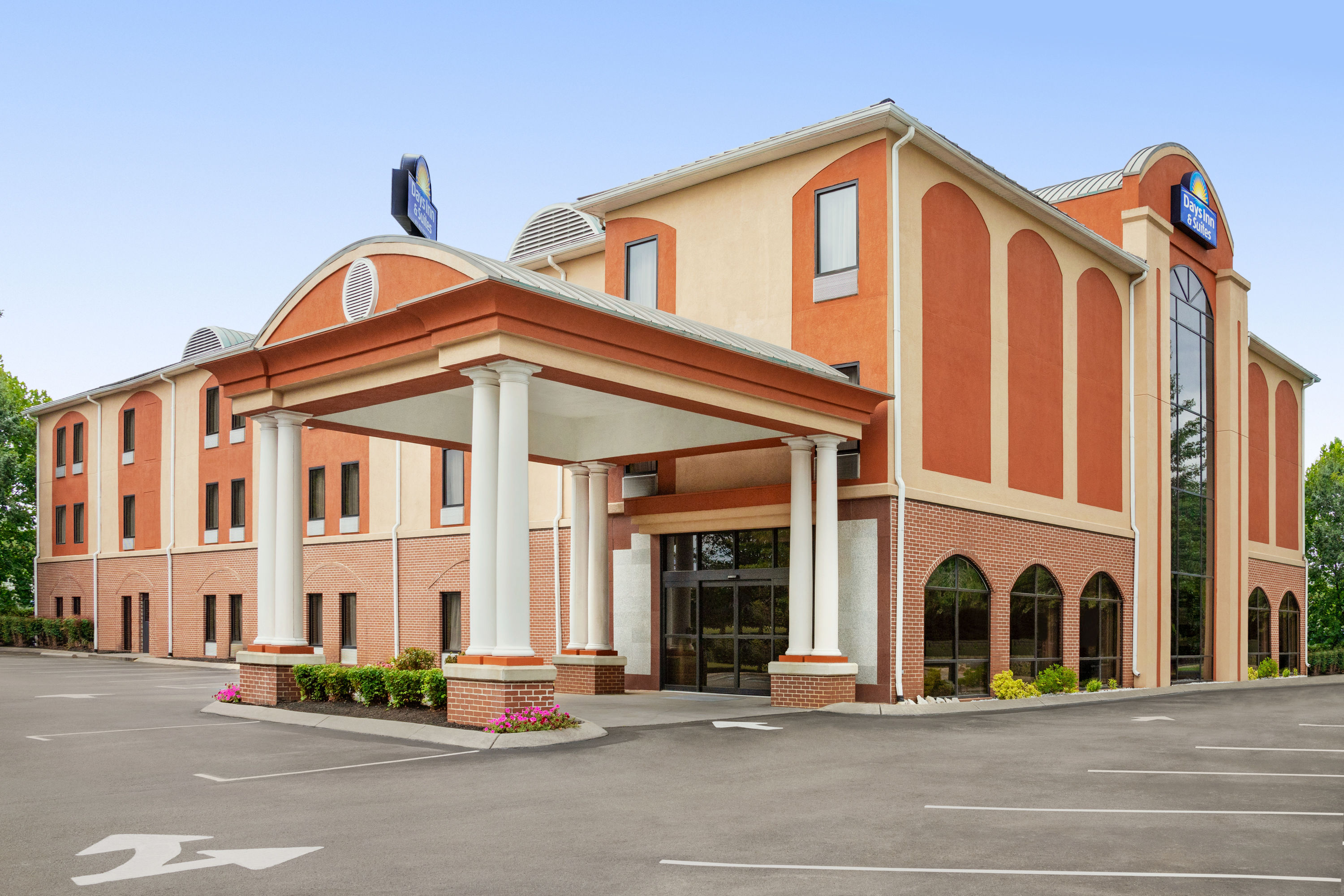 Days Inn Suites By Wyndham Murfreesboro Murfreesboro Tn Hotels