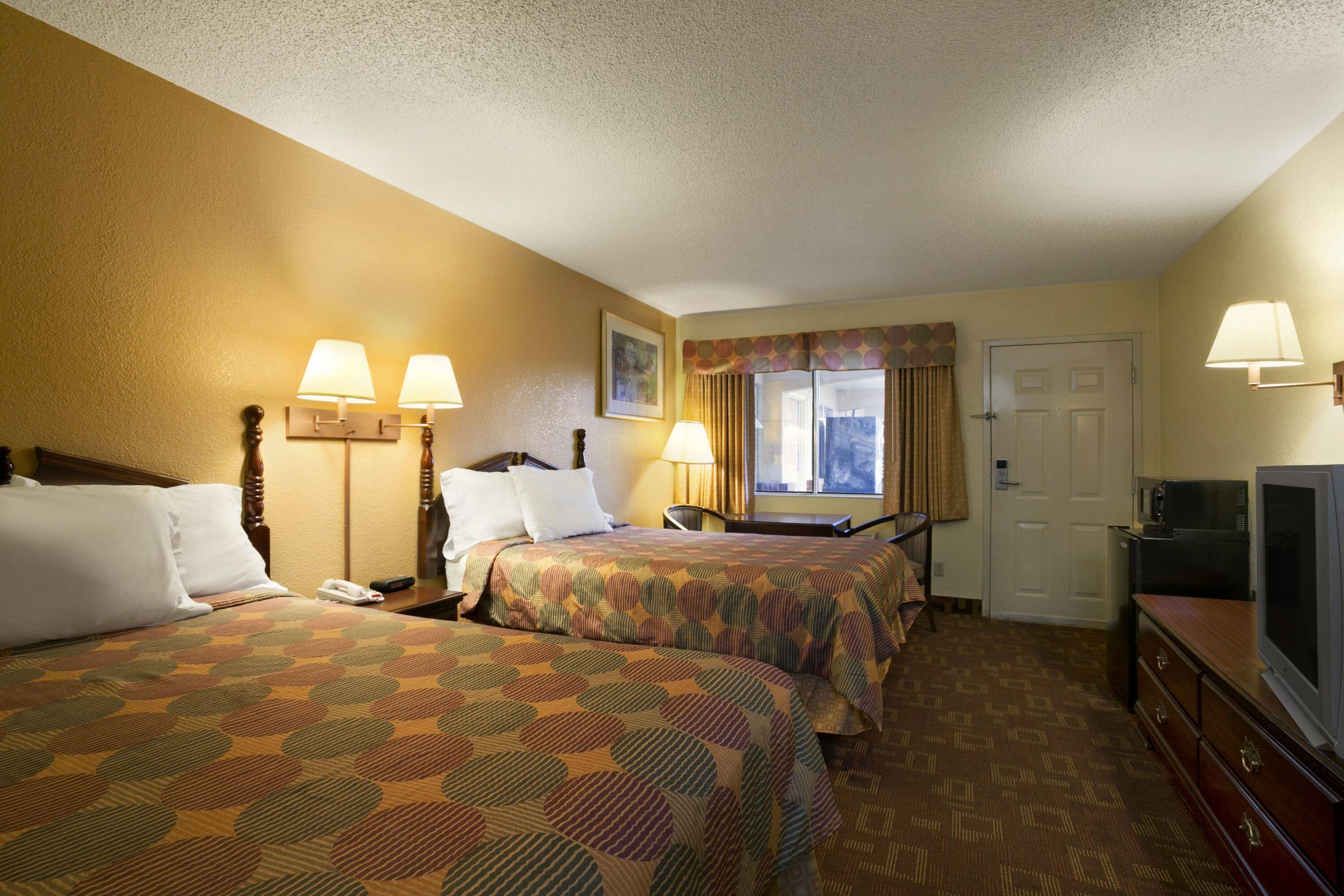 Days Inn By Wyndham Nashville Airport Nashville Tn Hotels - 