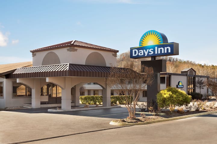 Days Inn By Wyndham Oak Ridge Knoxville Oak Ridge Tn Hotels