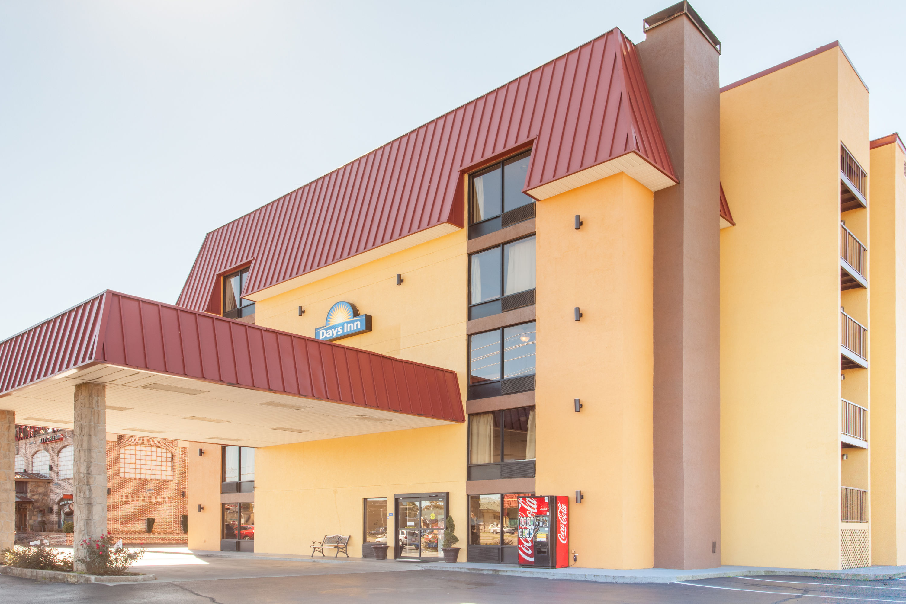 Days Inn & Suites by Wyndham Pigeon Pigeon TN Hotels