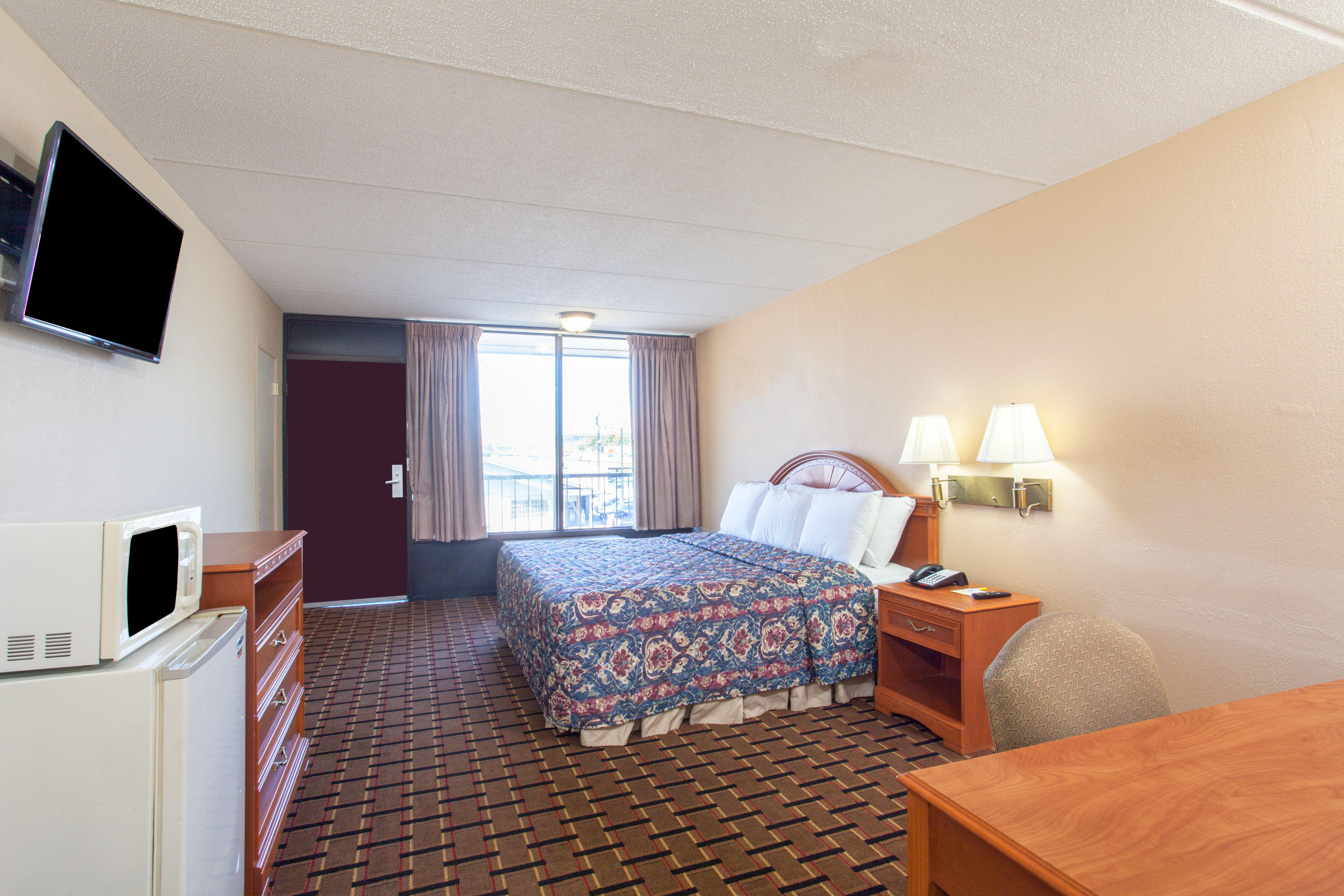 Days Inn & Suites by Wyndham Pigeon Pigeon TN Hotels