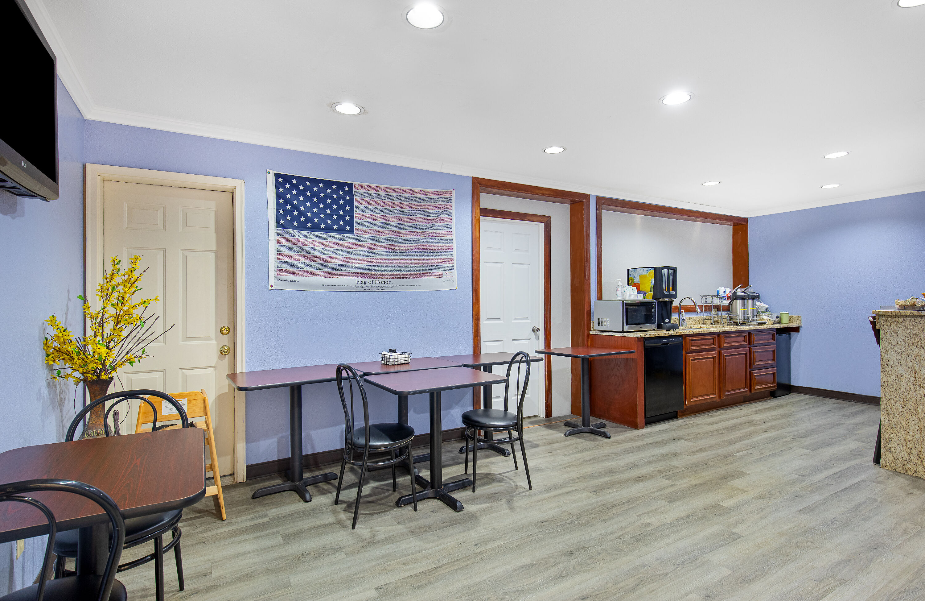 Free breakfast at Days Inn by Wyndham Savannah in Savannah, Tennessee