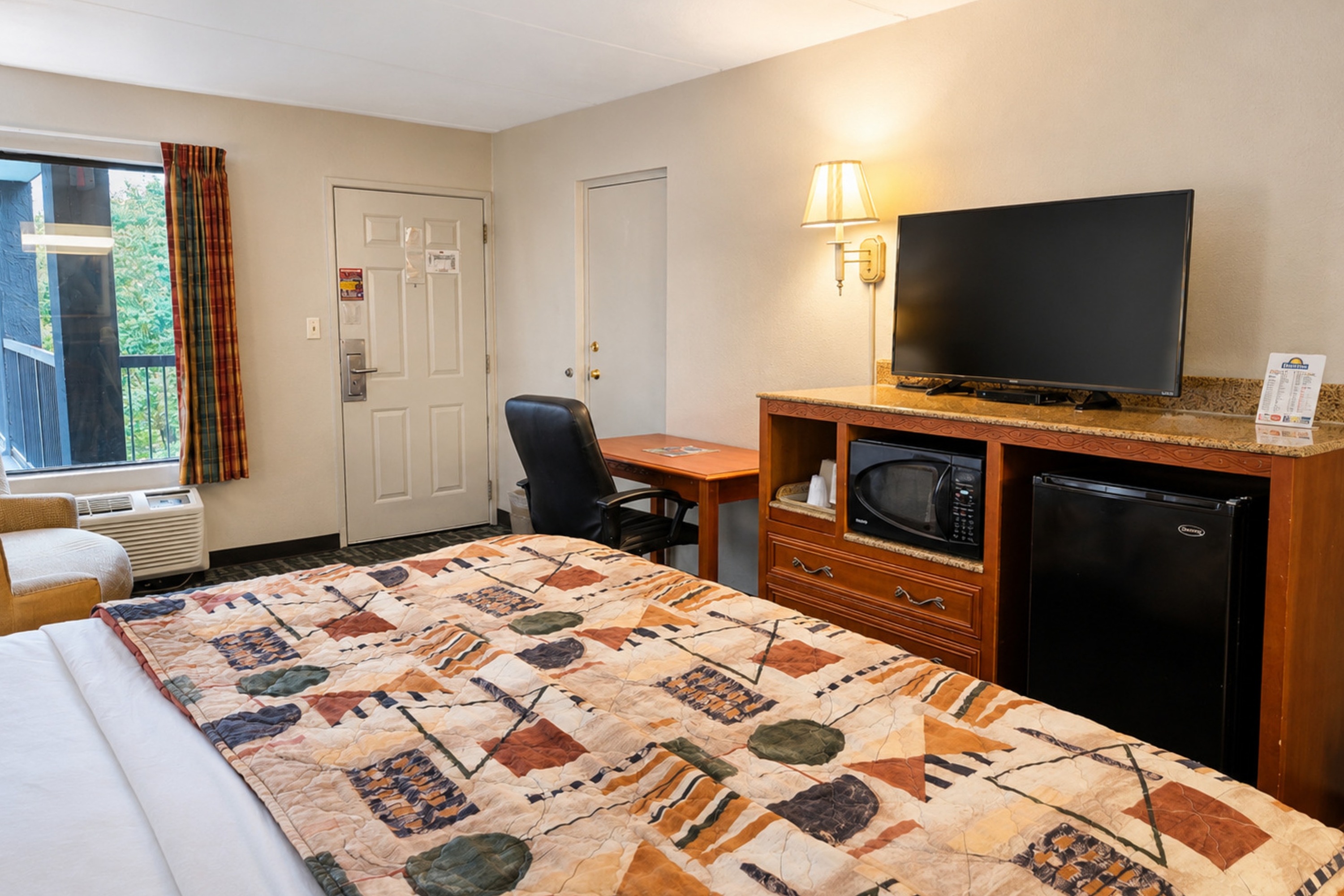 Guest room at the Days Inn by Wyndham Apple Valley Pigeon Forge/Sevierville in Sevierville, Tennessee