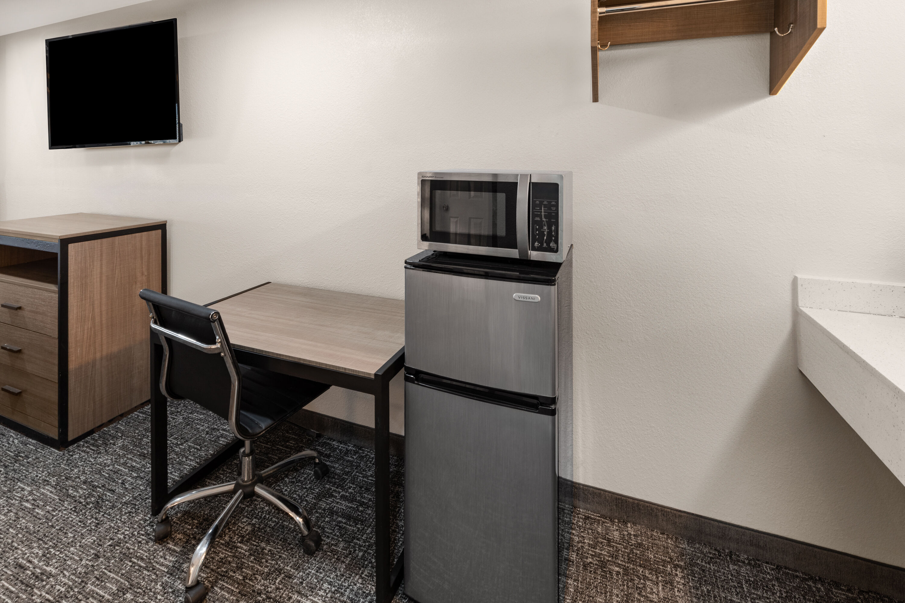 Guest room at the Days Inn by Wyndham Aransas Pass in Aransas Pass, Texas