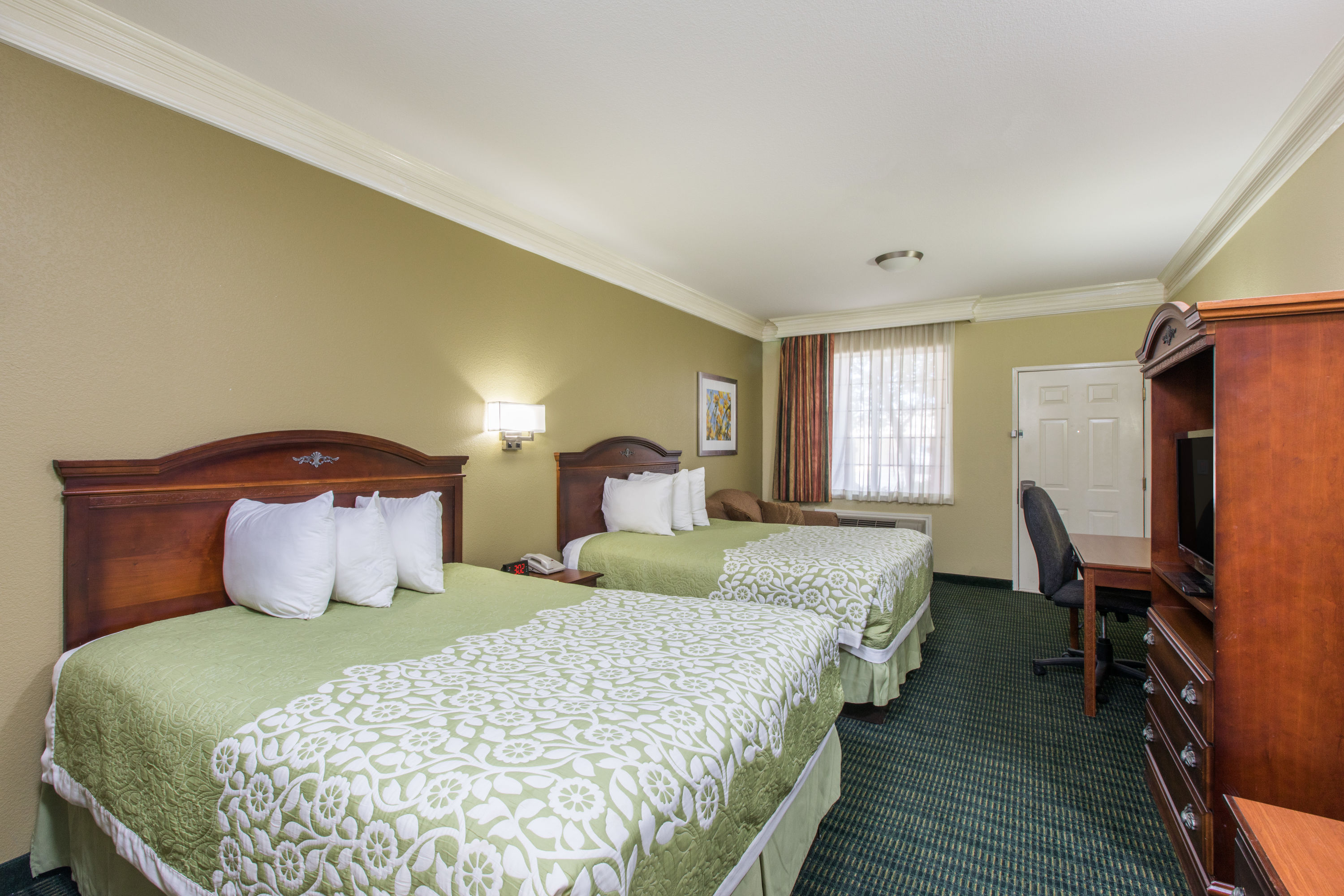Days Inn & Suites by Wyndham Big Spring suite in Big Spring, Texas