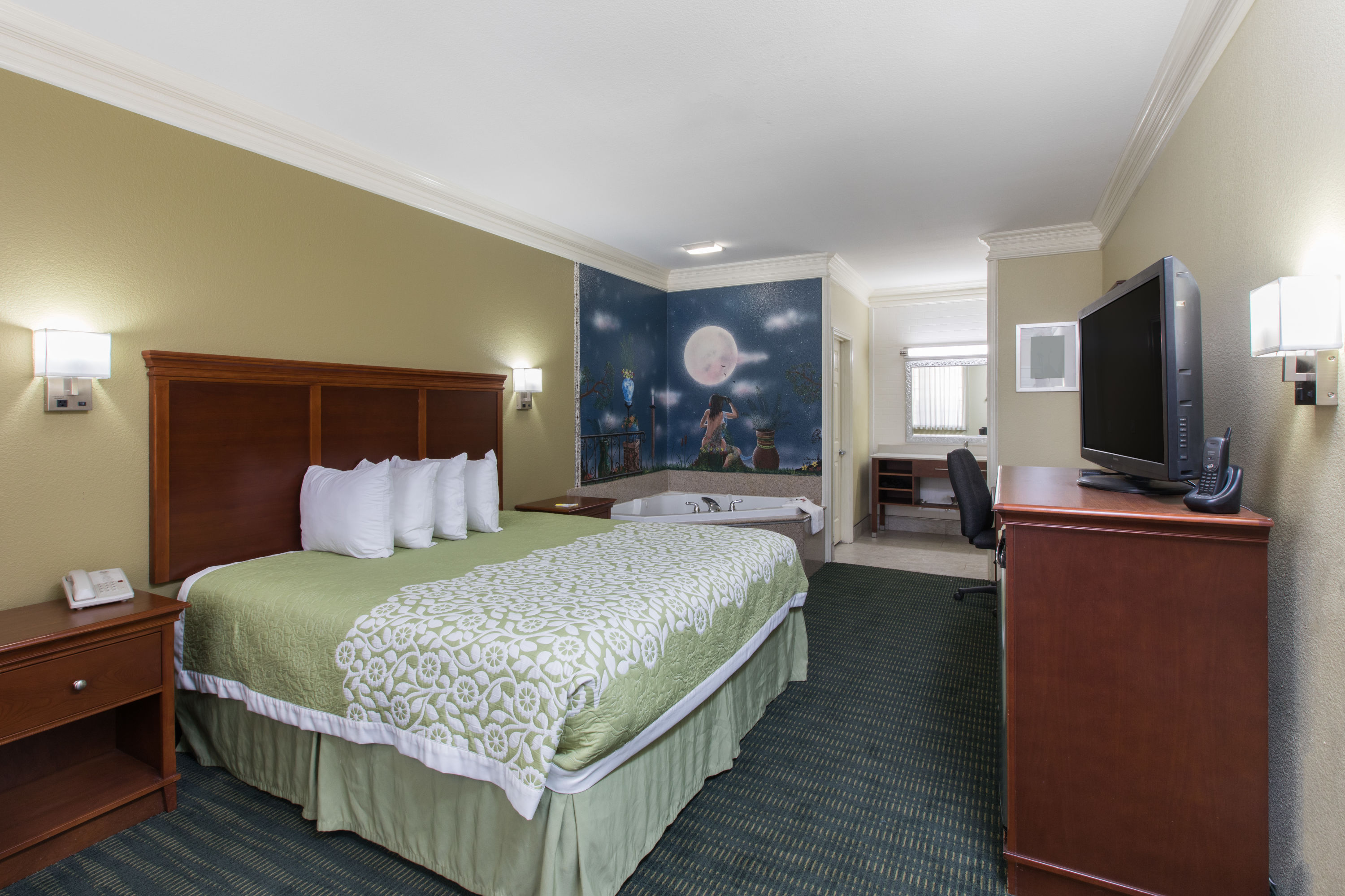 Days Inn & Suites by Wyndham Big Spring suite in Big Spring, Texas