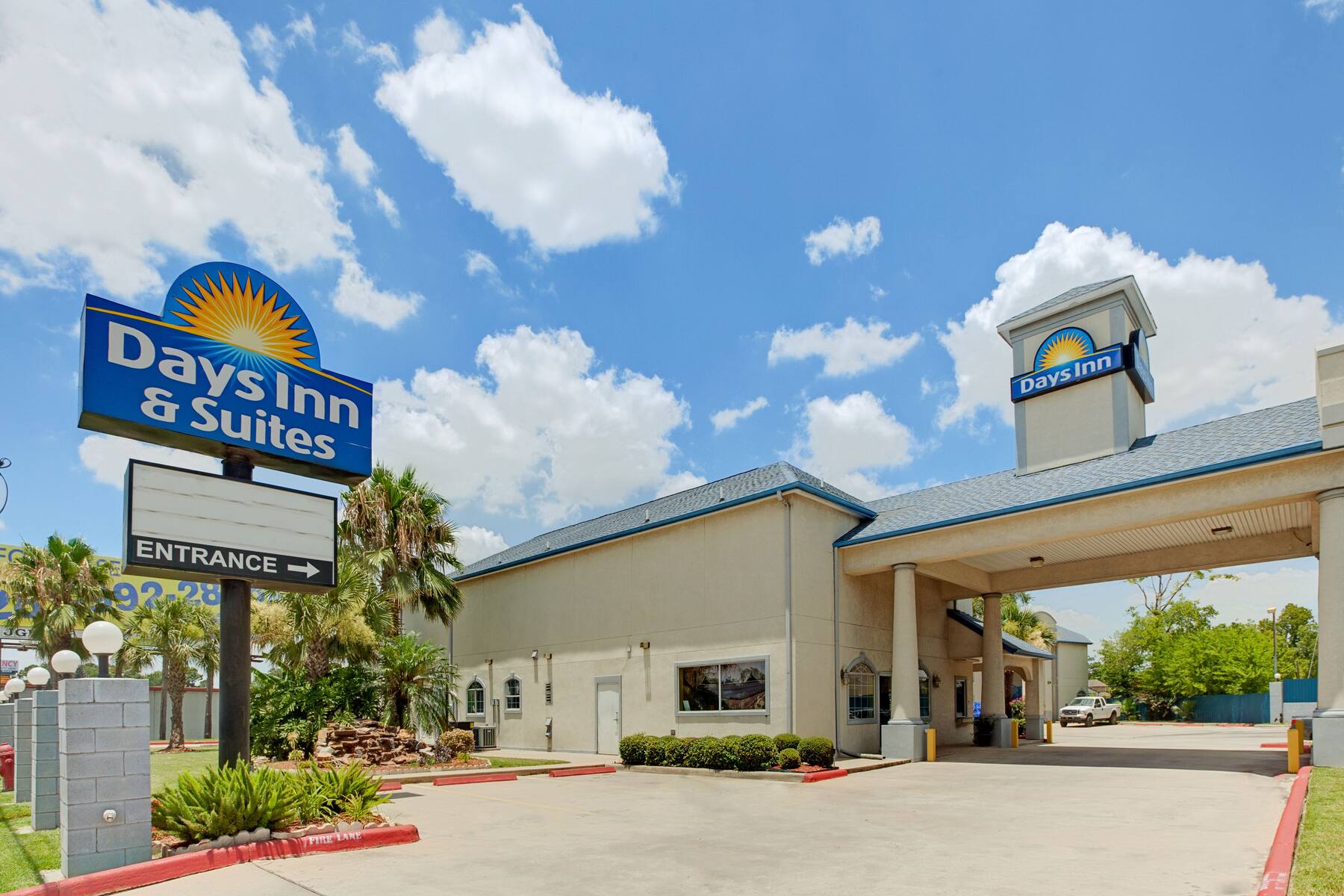 Exterior of Days Inn & Suites Houston Channelview TX hotel in Channelview, Texas Exterior of Days Inn & Suites Houston Channelview TX hotel in Channelview, Texas