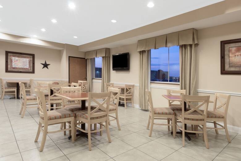 Bar at Days Inn Copperas Cove in Copperas Cove, Texas