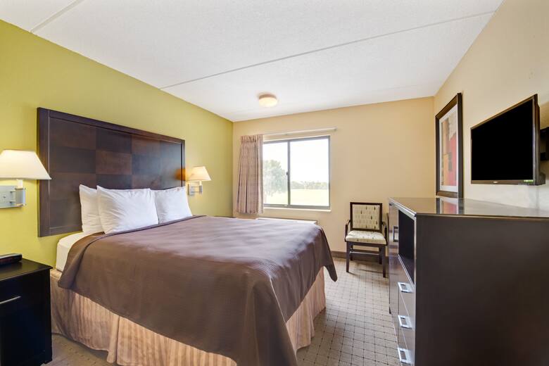 Days Inn Suites Desoto Hotels Tx 75115 Guest Room At The Days Inn Suites Desoto In Texas