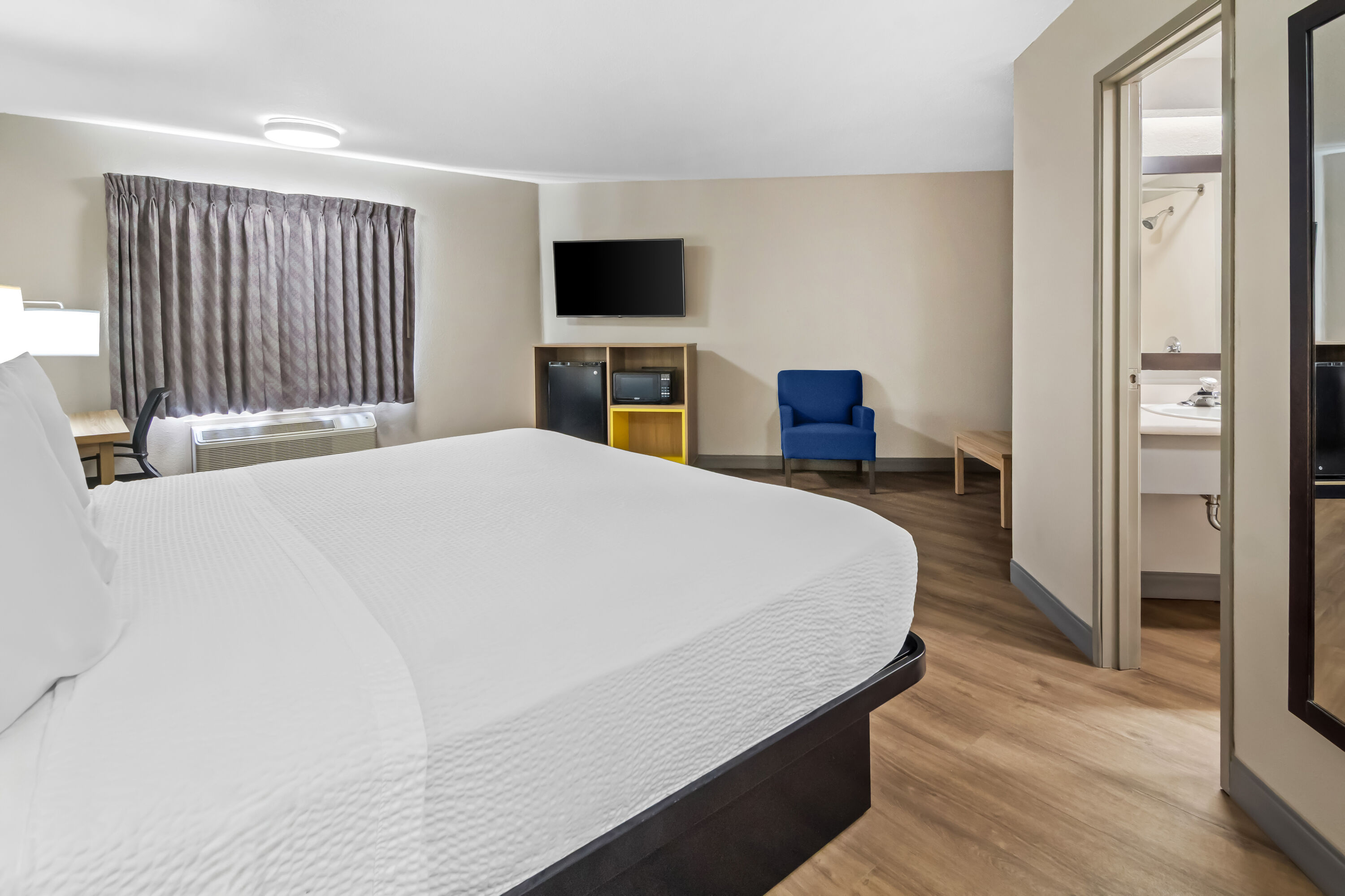 Days Inn & Suites by Wyndham DeSoto suite in DeSoto, Texas