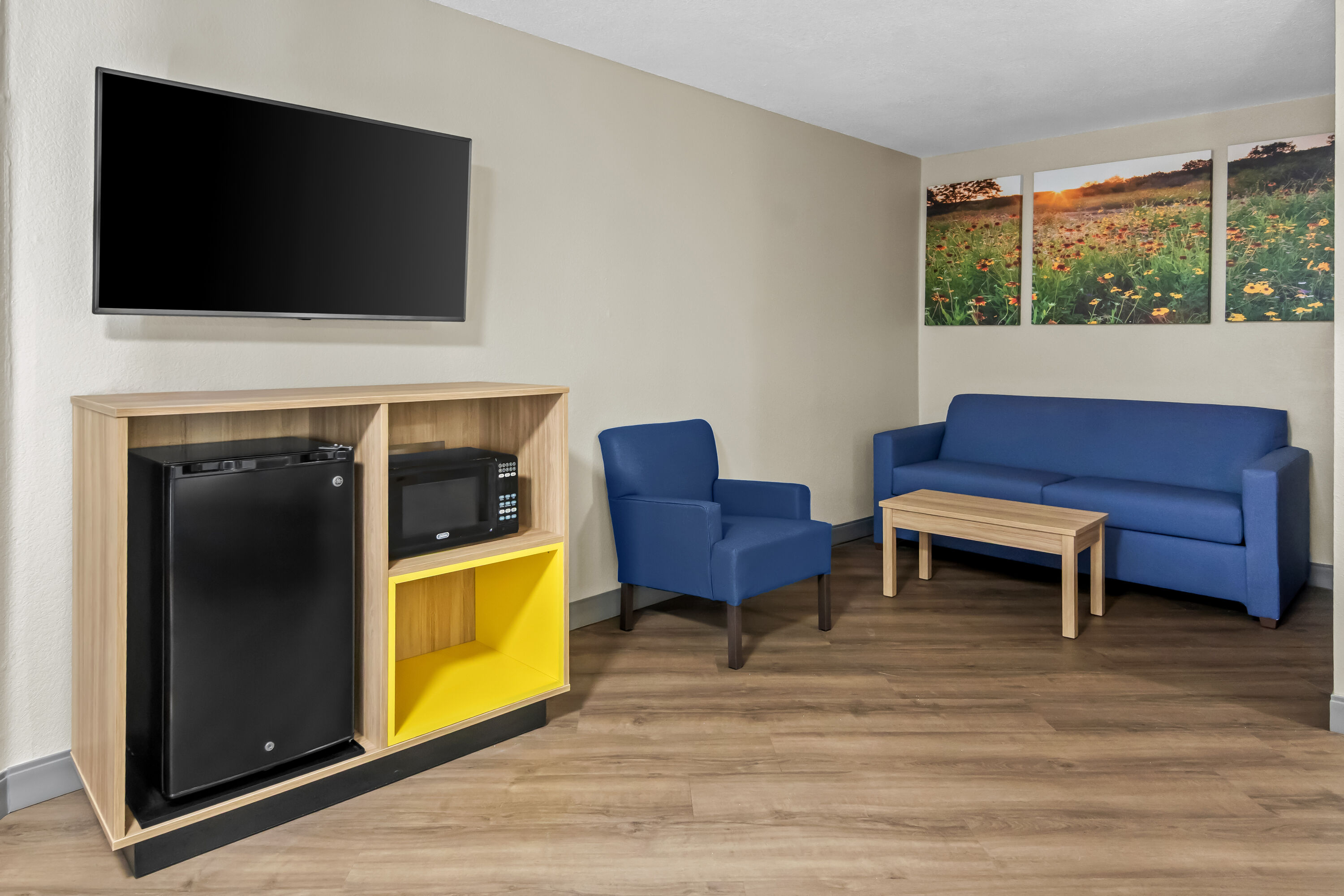 Days Inn & Suites by Wyndham DeSoto suite in DeSoto, Texas