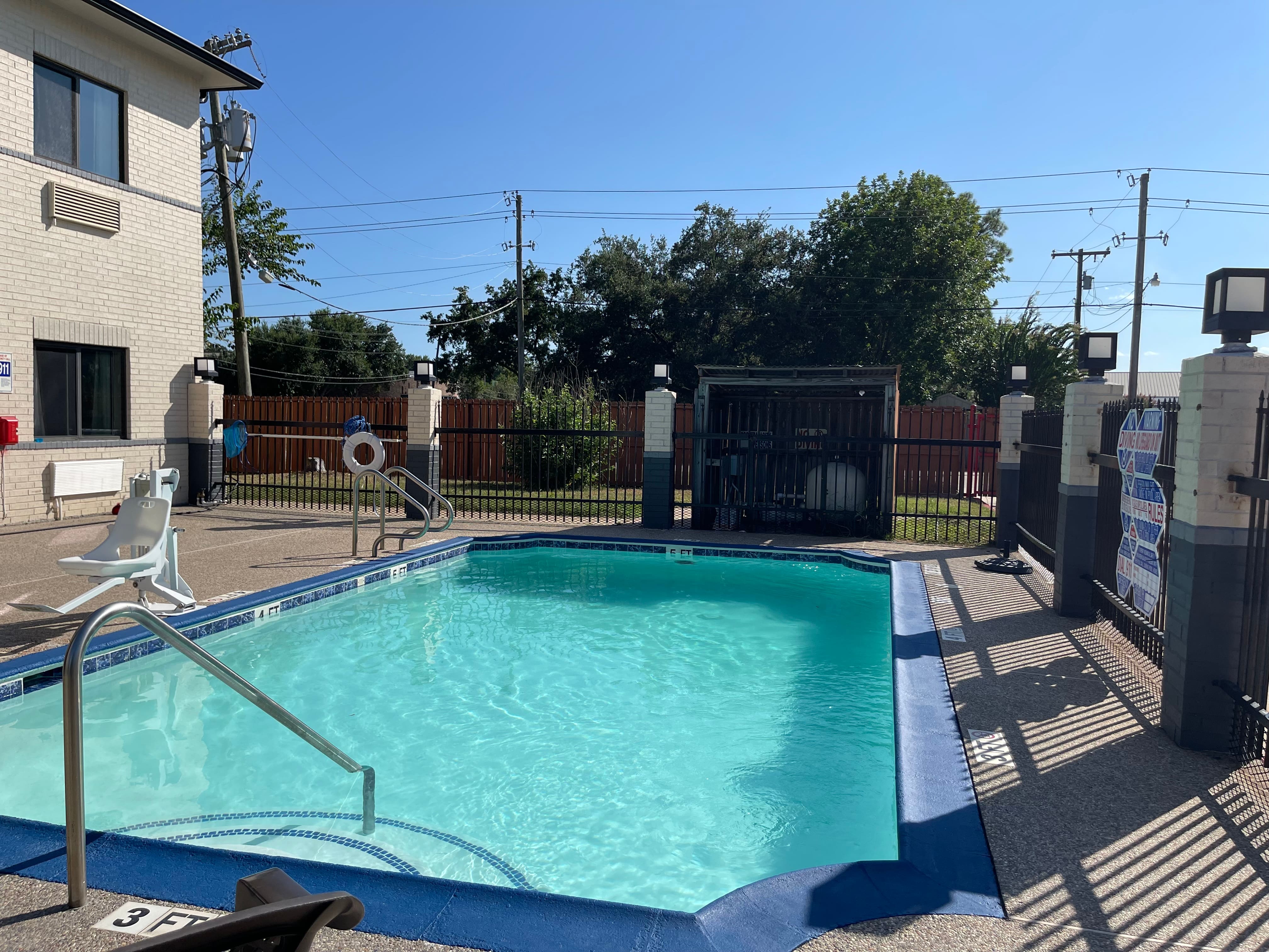 Days Inn by Wyndham Dickinson TX in Dickinson, United States