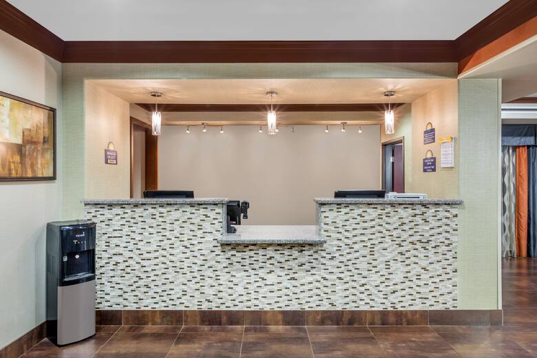 Days Inn Dilley hotel lobby in Dilley, Texas