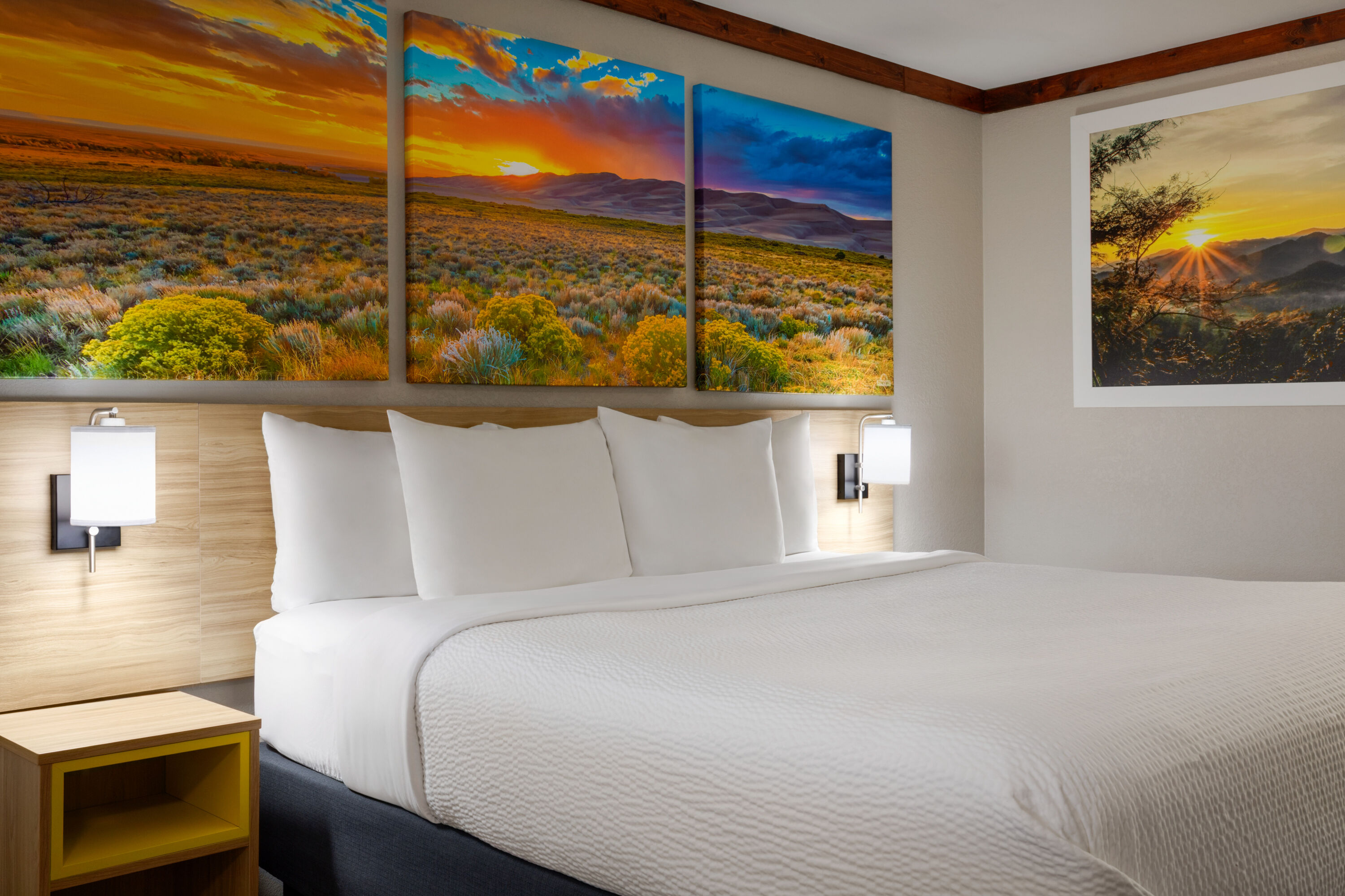 Days Inn by Wyndham Suites Fredericksburg suite in Fredericksburg, Texas