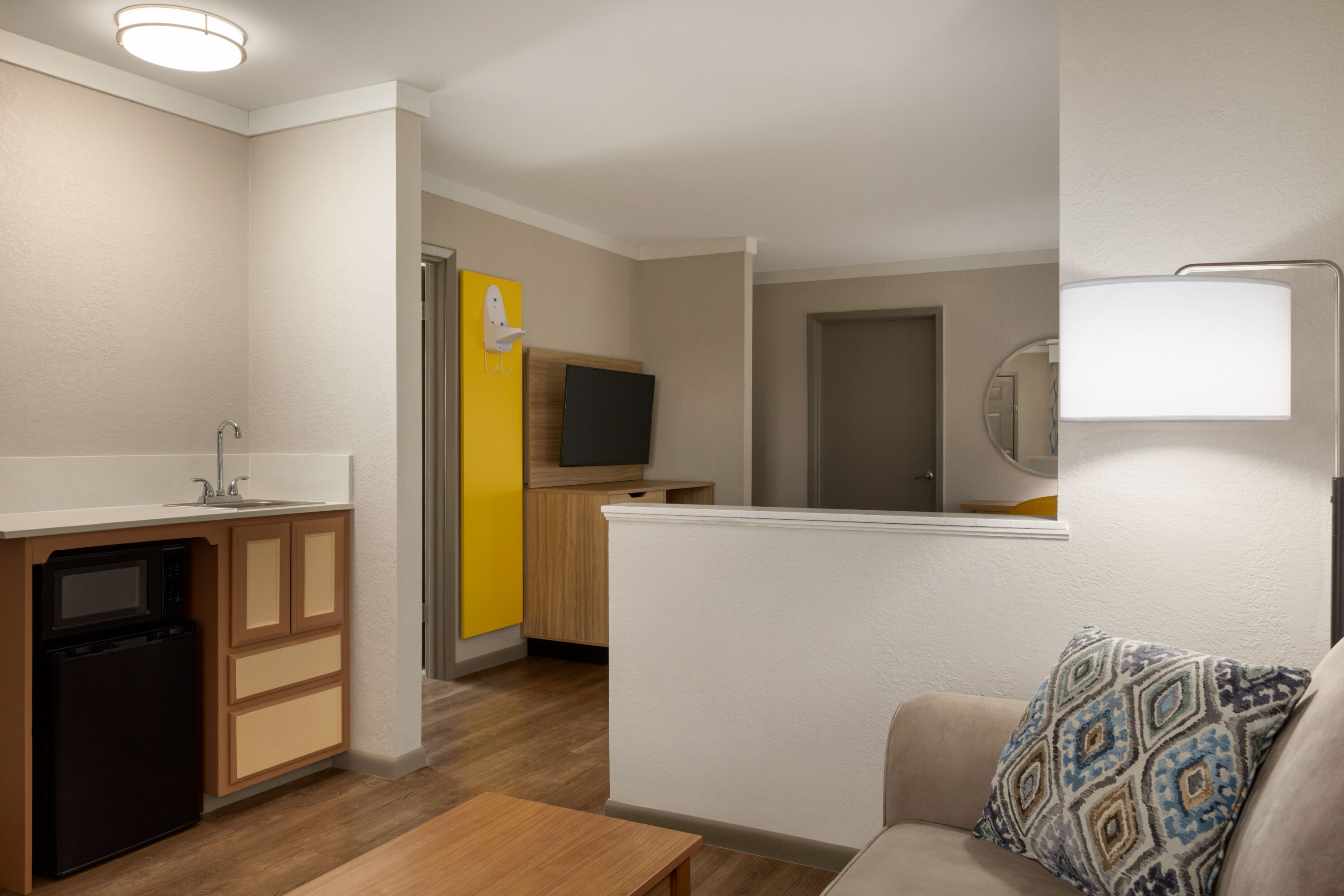 Days Inn by Wyndham Suites Fredericksburg suite in Fredericksburg, Texas