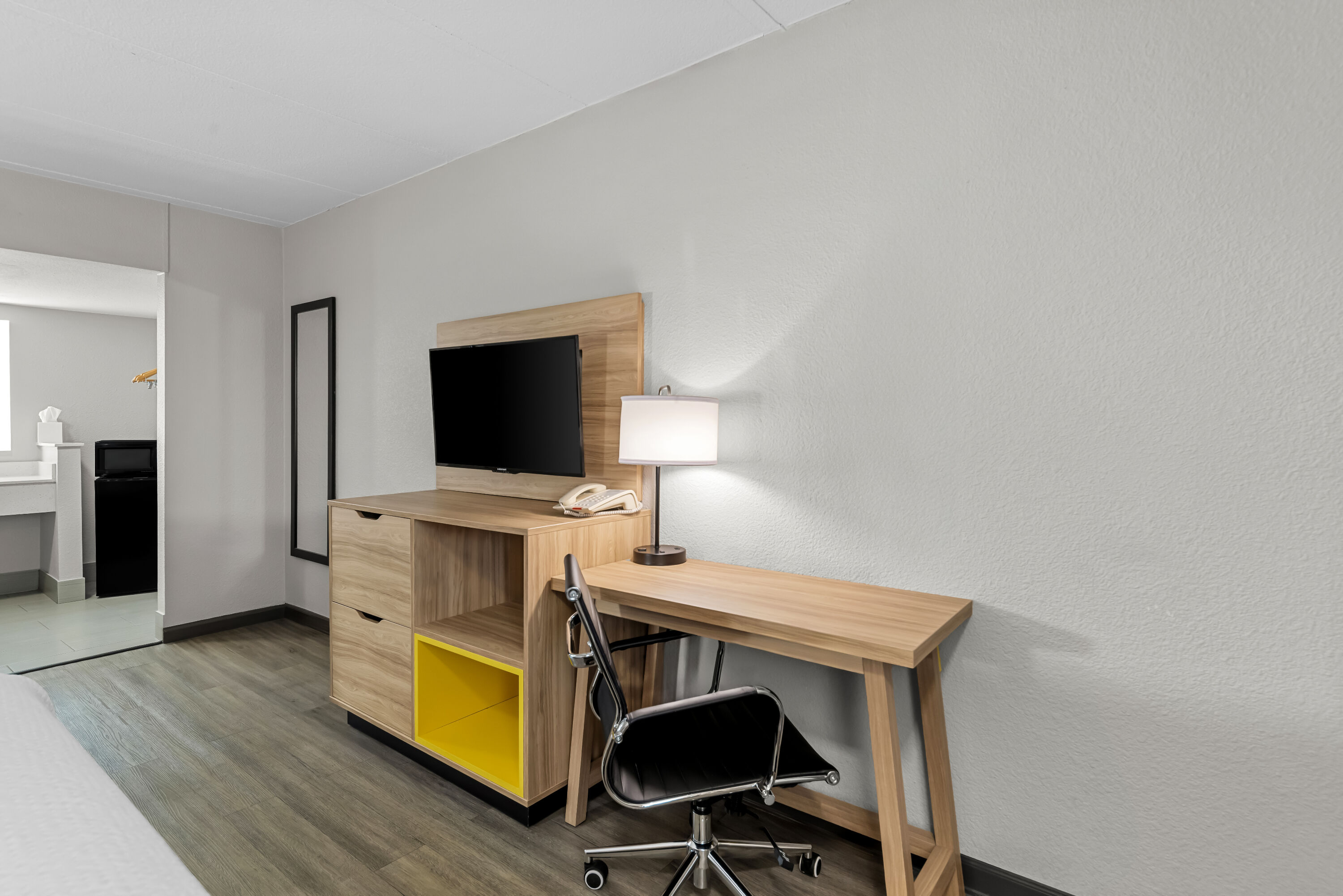 Double bed guest room at the Days Inn by Wyndham Gainesville in Gainesville, Texas