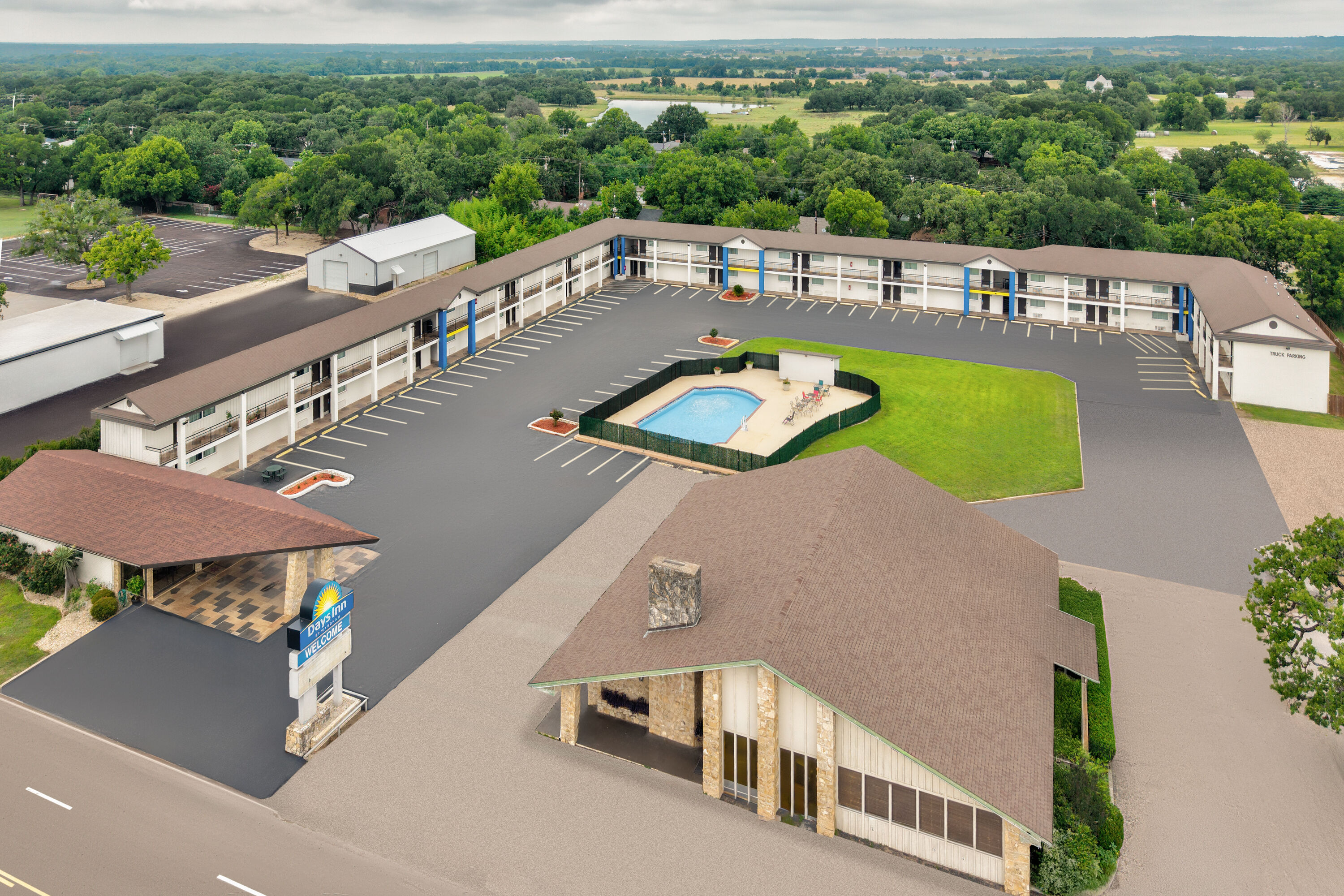 Aerial View of Days Inn by Wyndham Gatesville hotel in Gatesville, Texas