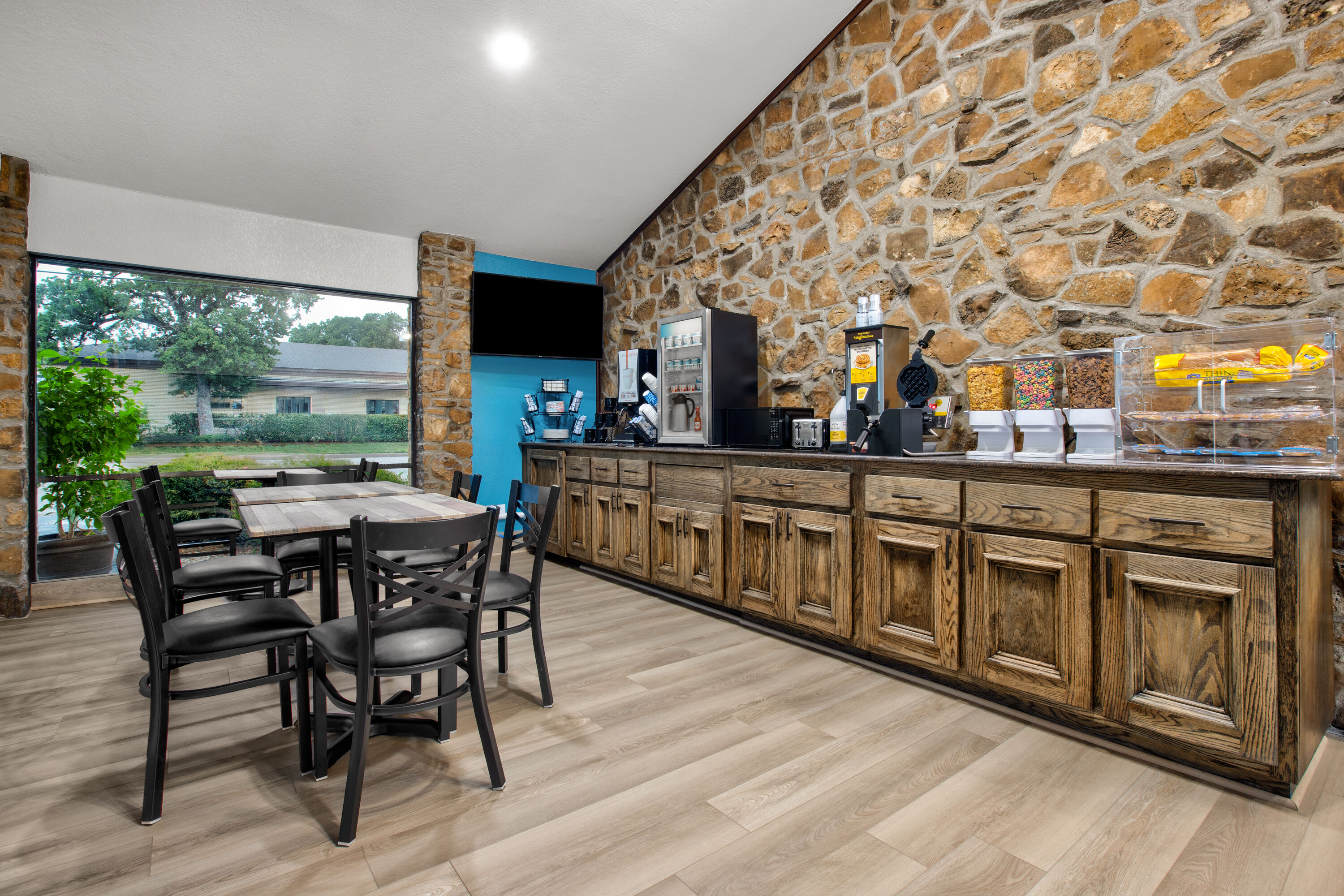 Free breakfast at Days Inn by Wyndham Gatesville in Gatesville, Texas