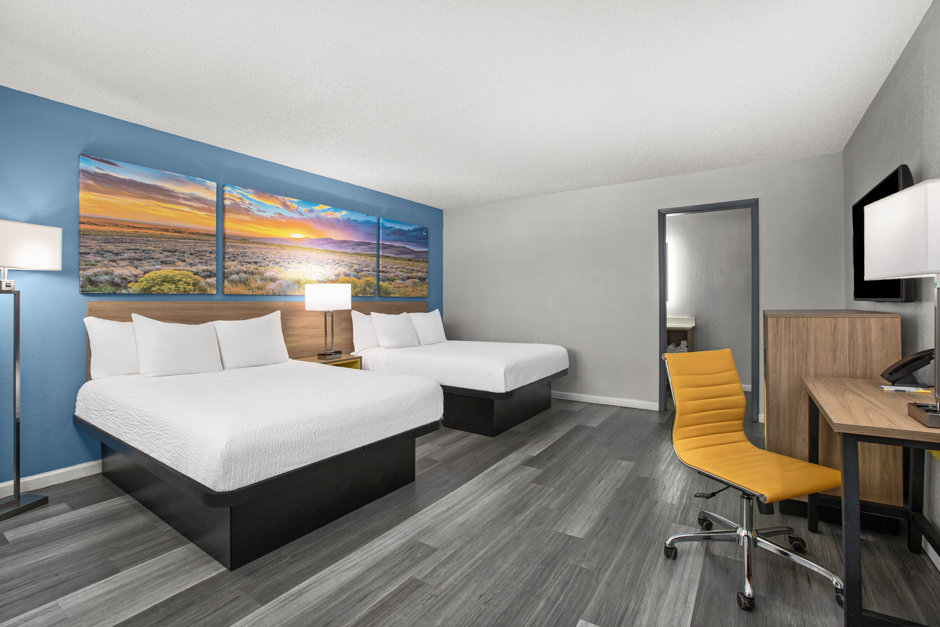 Guest room at the Days Inn by Wyndham Gatesville in Gatesville, Texas