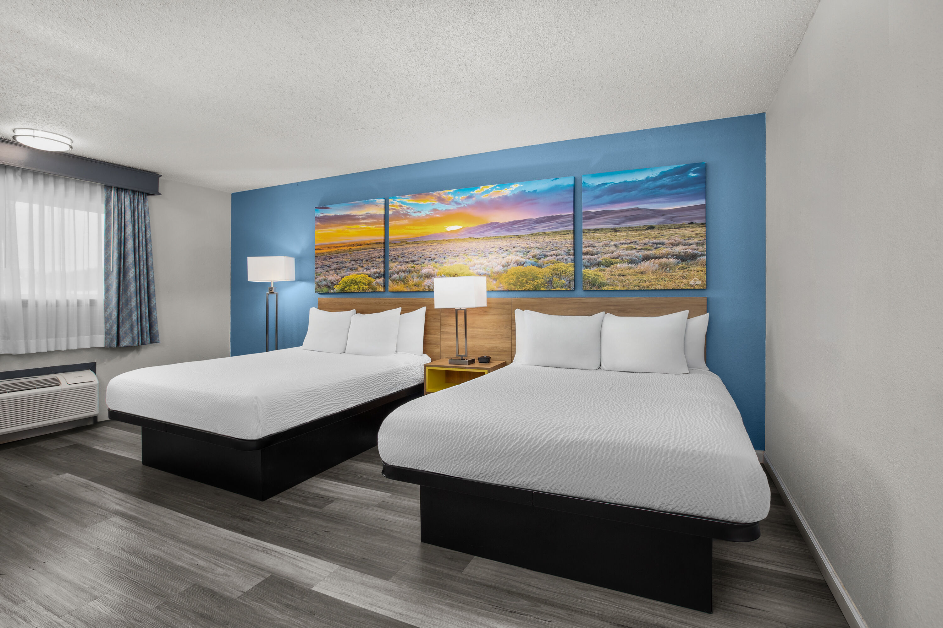 Guest room at the Days Inn by Wyndham Gatesville in Gatesville, Texas