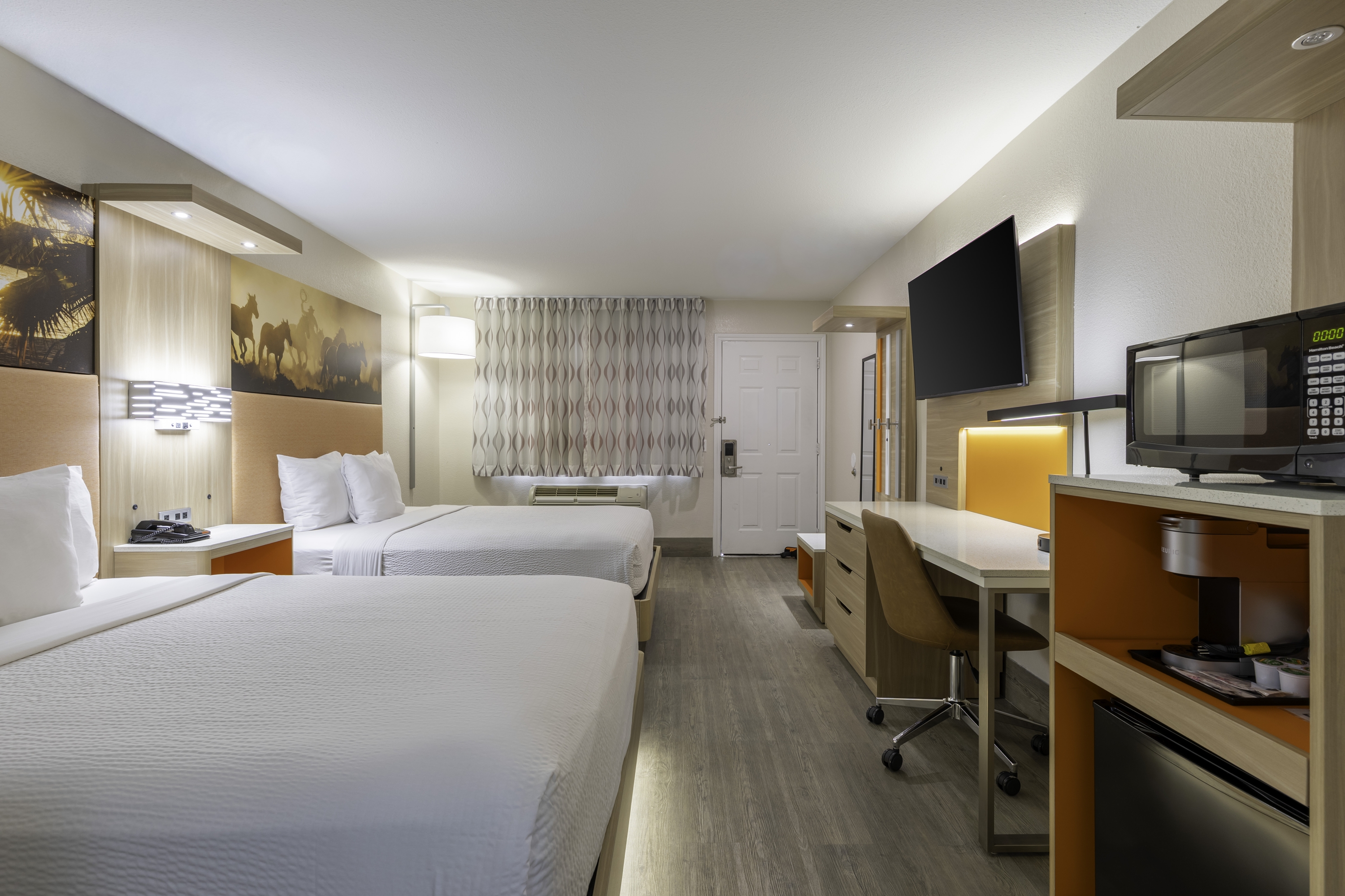 Guest room at the Days Inn by Wyndham Granbury in Granbury, Texas