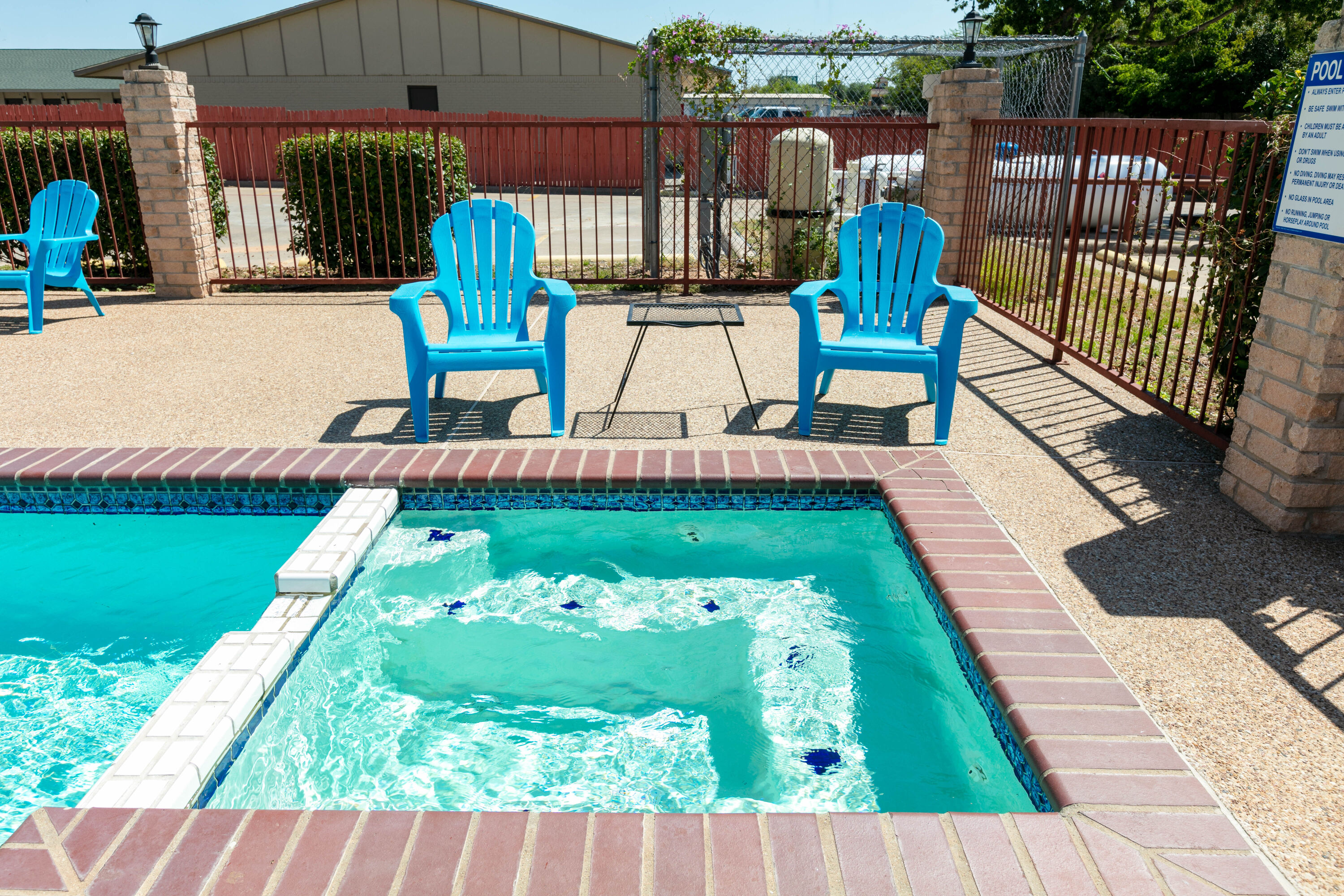 Days Inn by Wyndham Granbury | Granbury, TX Hotels