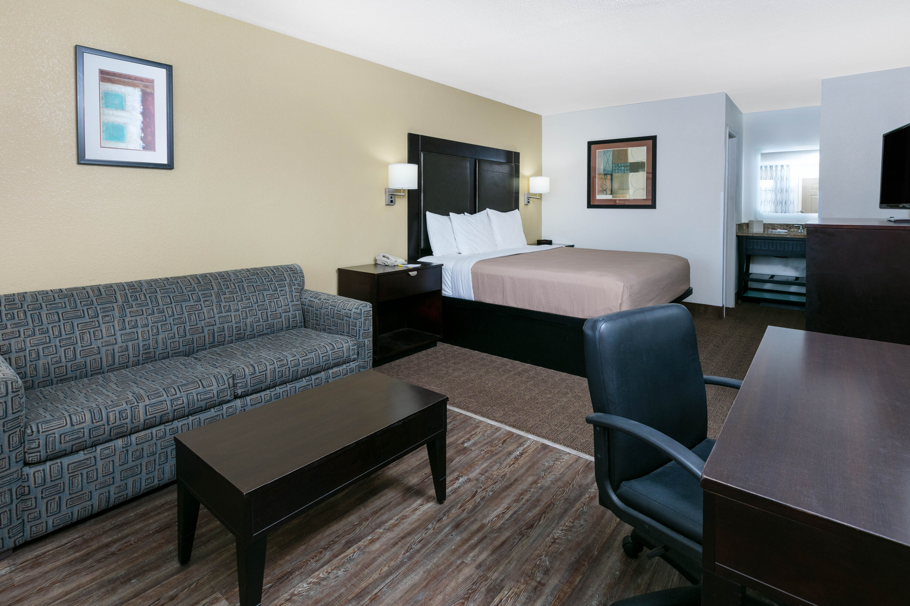 Days Inn by Wyndham Granbury suite in Granbury, Texas